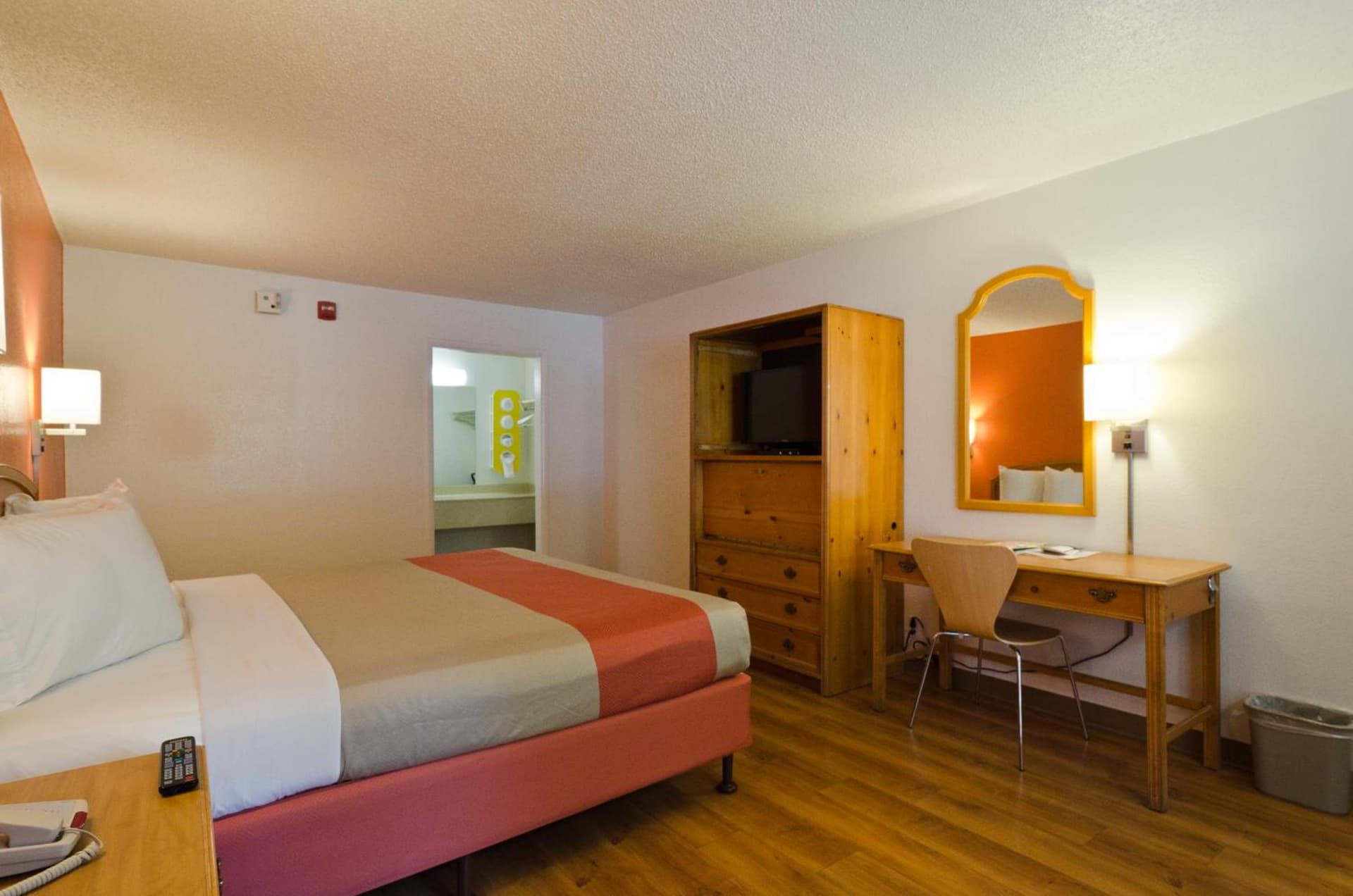Motel 6-Frederick, MD - Fort Detrick interior in Frederick, MD — gallery photo 2