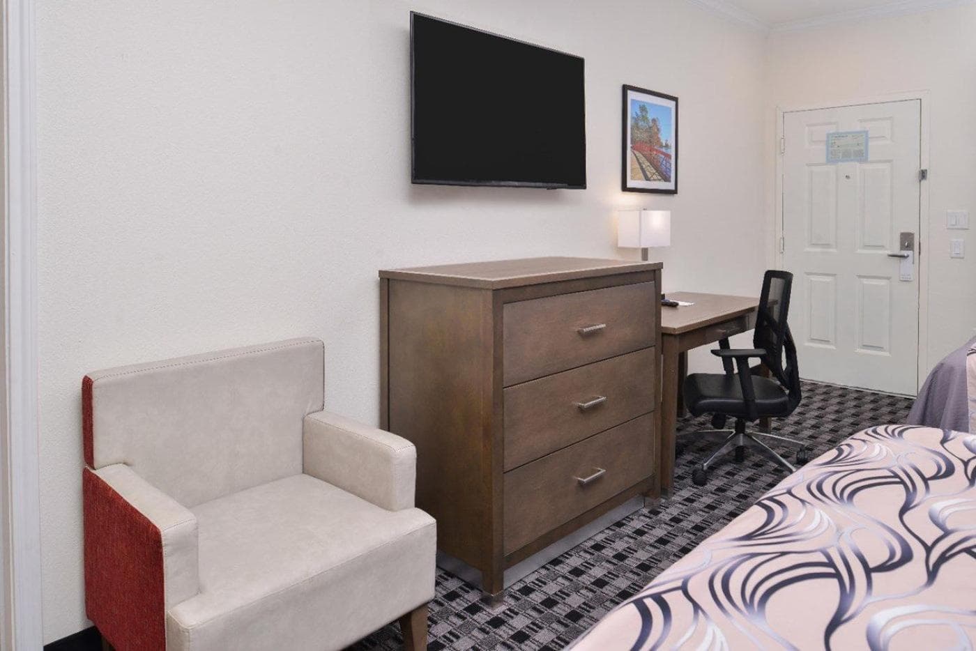 Crystal Inn & Suites IAH Humble gallery photo in Humble, TX — image 8