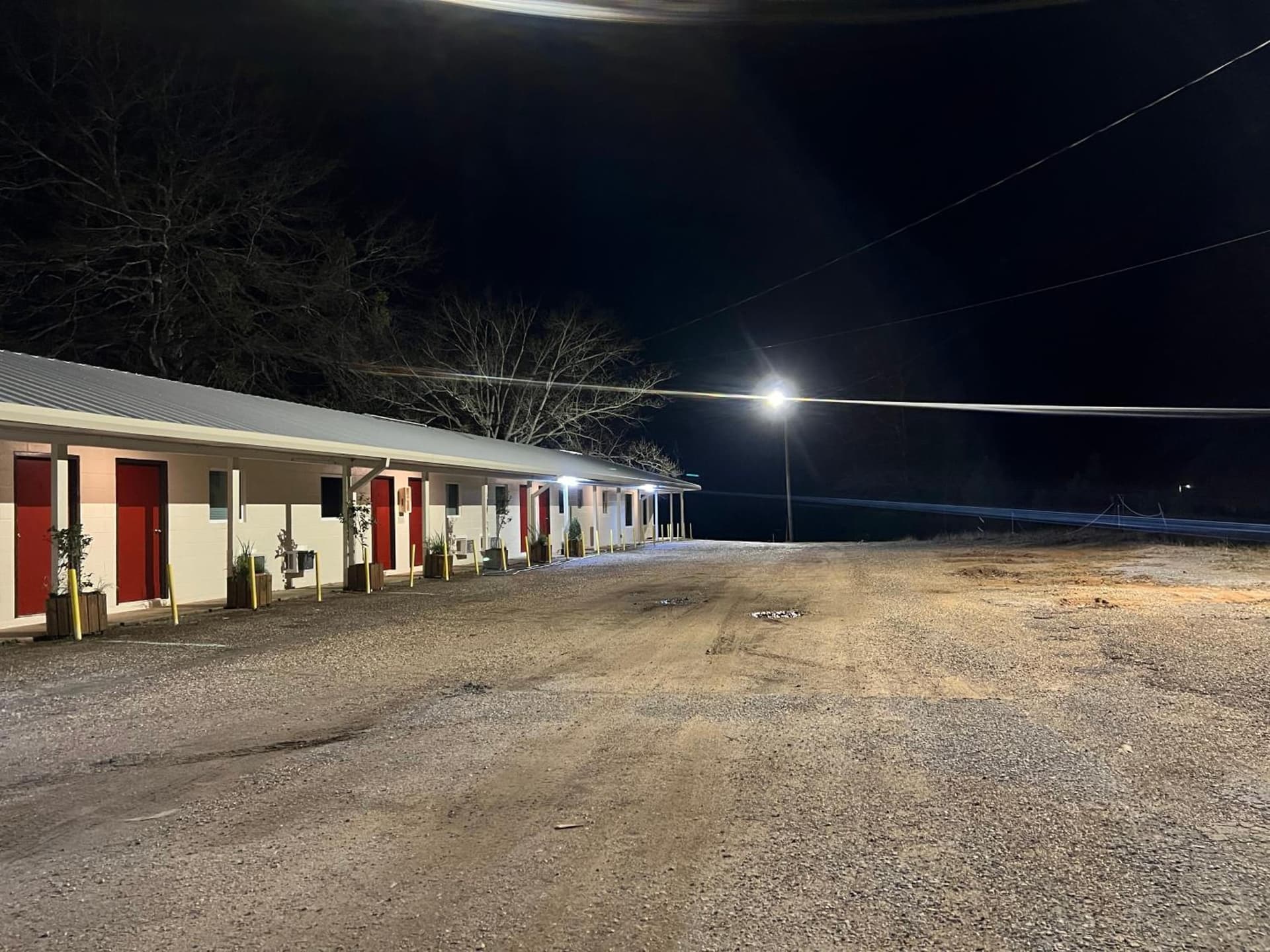 Driftwood Inn and Lodge by the lake featured exterior or lobby in Zwolle, LA — similar hotel