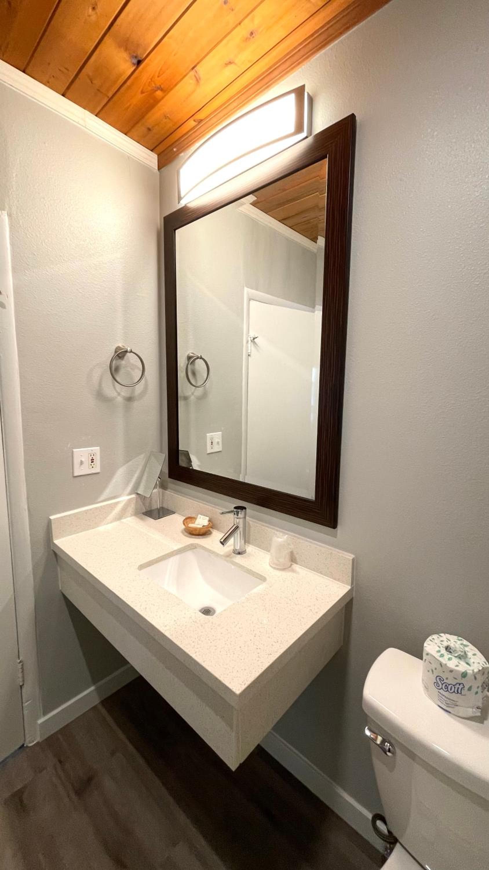 Tides Inn & Suites gallery photo in Port Townsend, WA — image 54