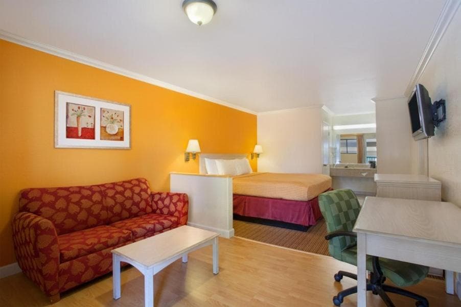 Red Lion Inn & Suites Lemoore gallery photo in Lemoore, CA — image 5