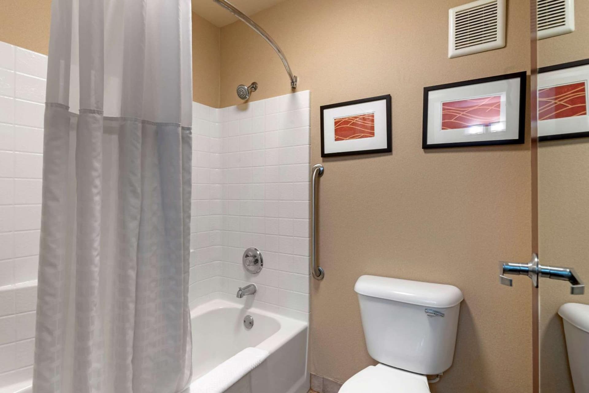 Comfort Inn & Suites Salem Northeast gallery photo in Salem, OR — image 12