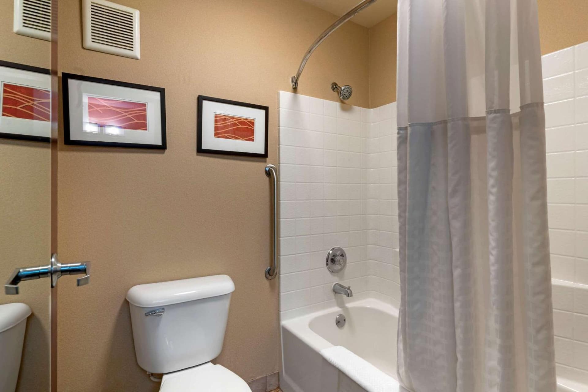 Comfort Inn & Suites Salem Northeast gallery photo in Salem, OR — image 30