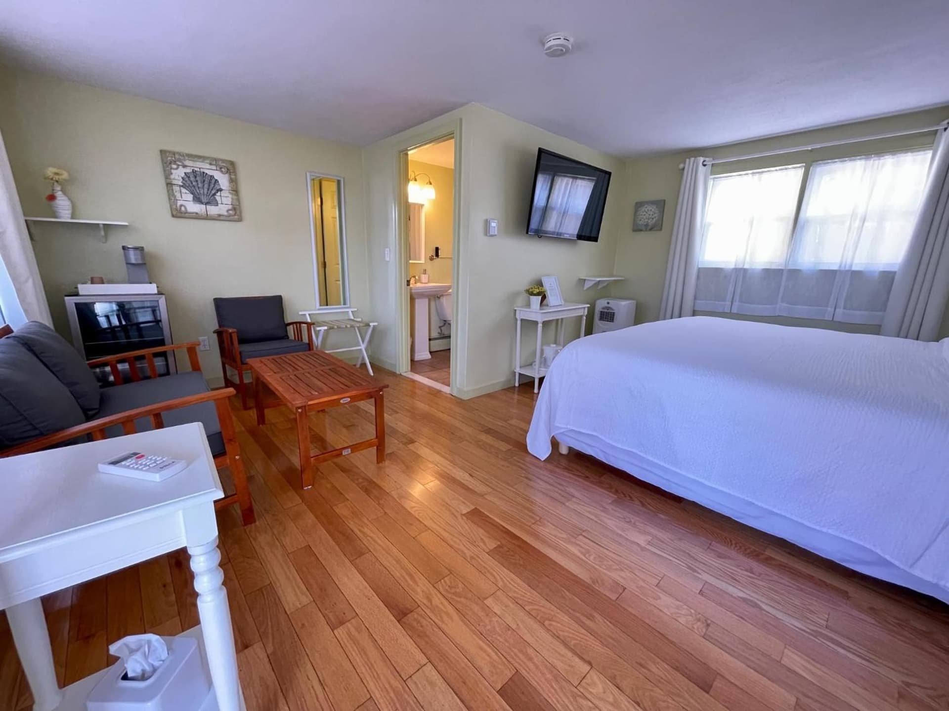 The Escape Inn gallery photo in South Yarmouth, MA — image 45