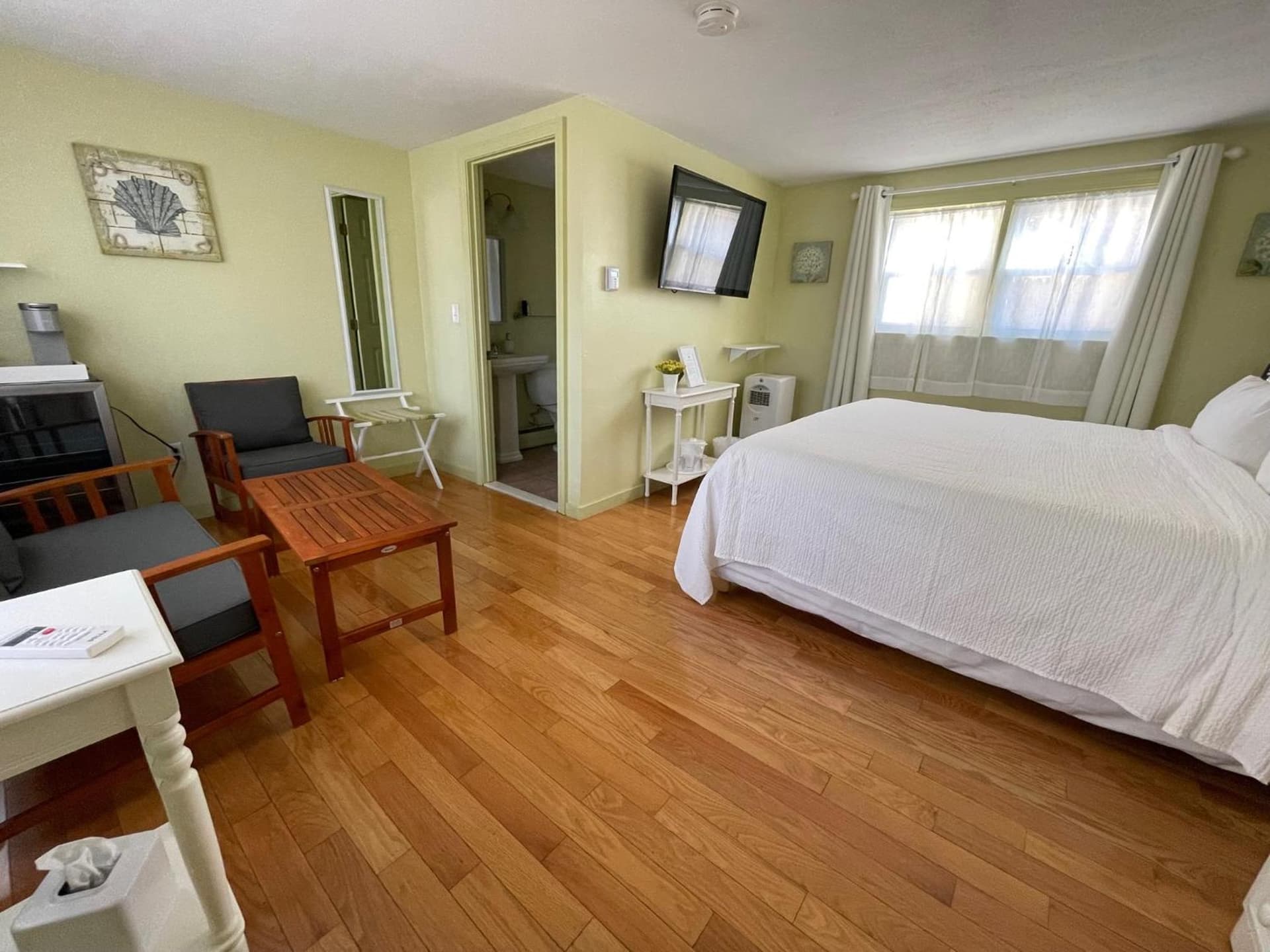 The Escape Inn gallery photo in South Yarmouth, MA — image 47