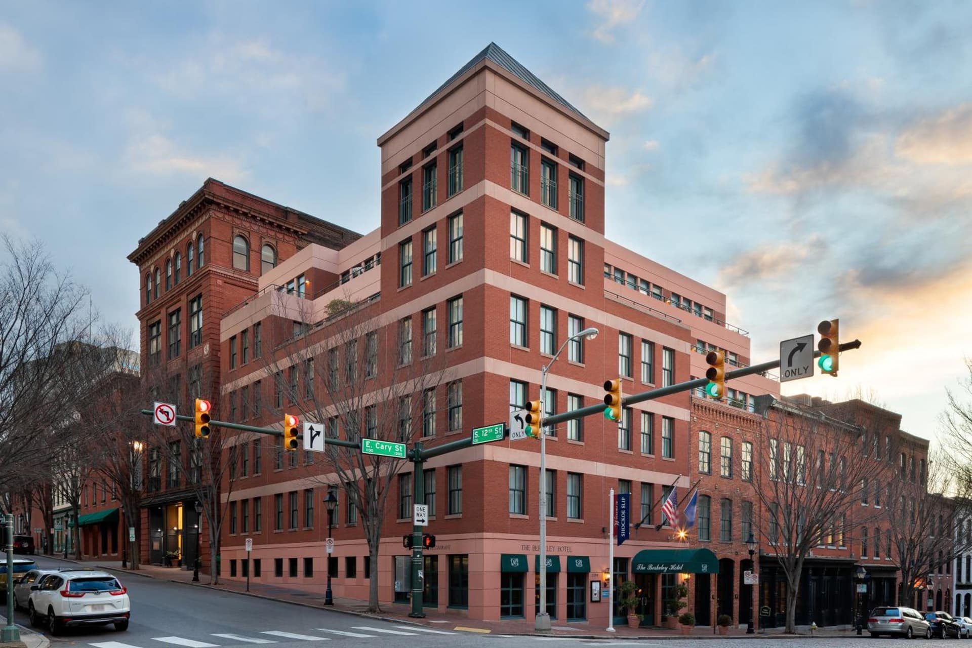 The Berkeley Richmond, Outset Collection by Hilton interior in Richmond, VA — gallery photo 2