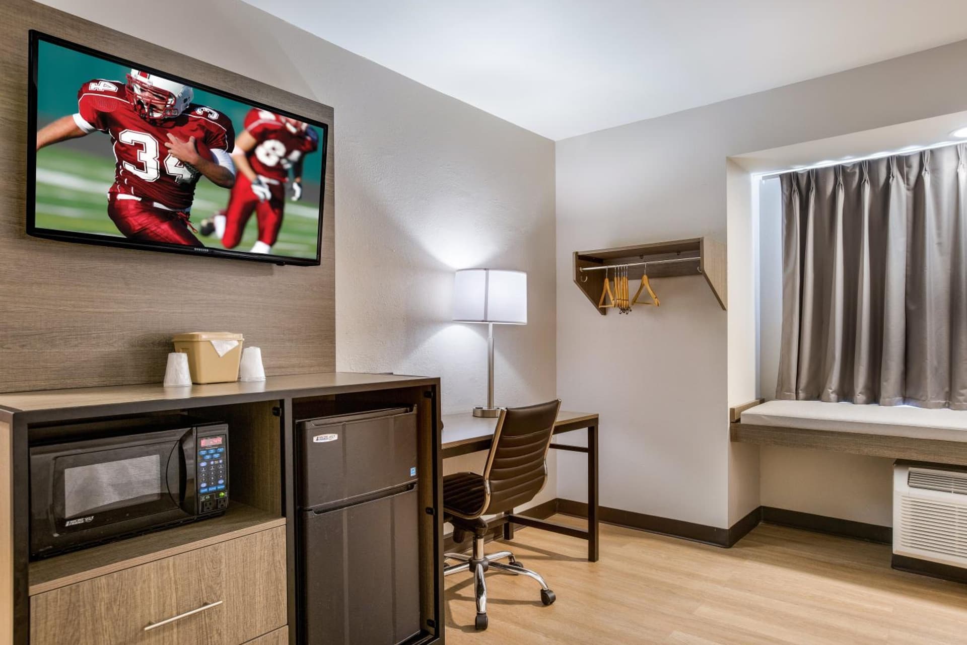 Red Roof Inn PLUS+ & Suites Savannah – I-95 gallery photo in Savannah, GA — image 7
