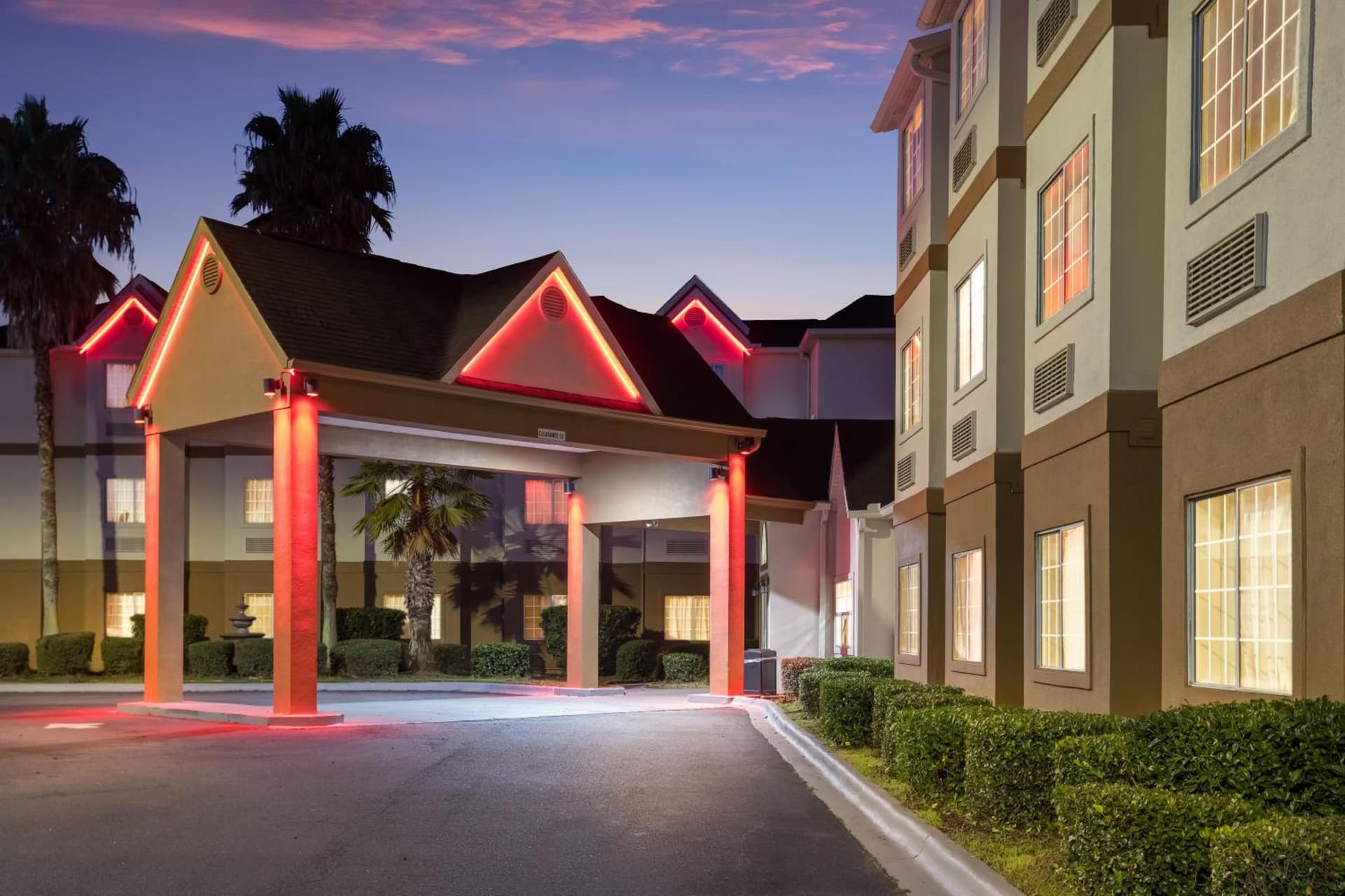 Red Roof Inn PLUS+ & Suites Savannah – I-95 gallery photo in Savannah, GA — image 40