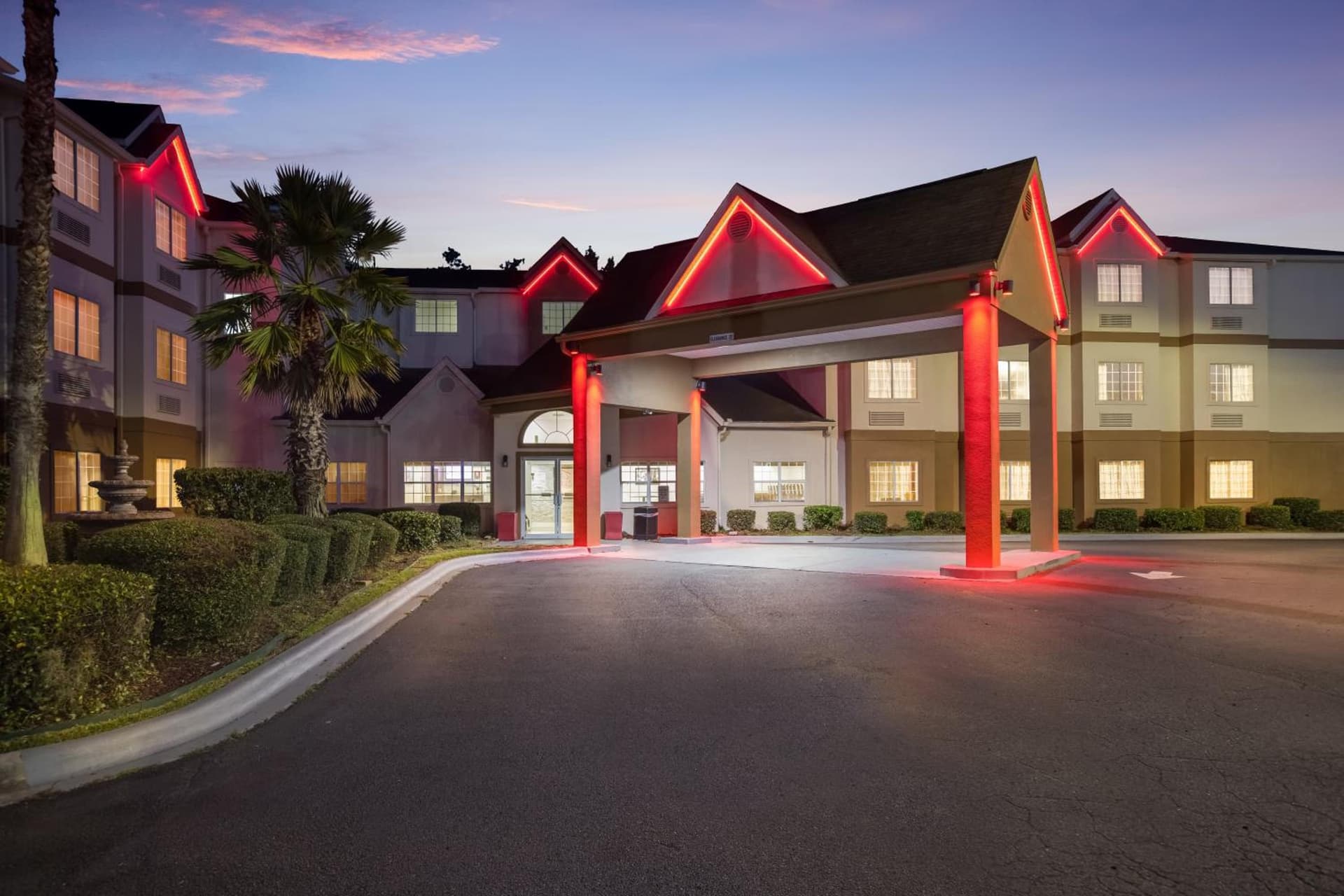 Red Roof Inn PLUS+ & Suites Savannah – I-95 gallery photo in Savannah, GA — image 20