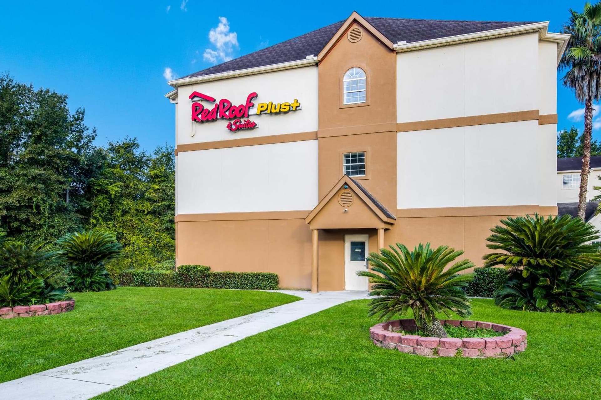 Red Roof Inn PLUS+ & Suites Savannah – I-95 gallery photo in Savannah, GA — image 38