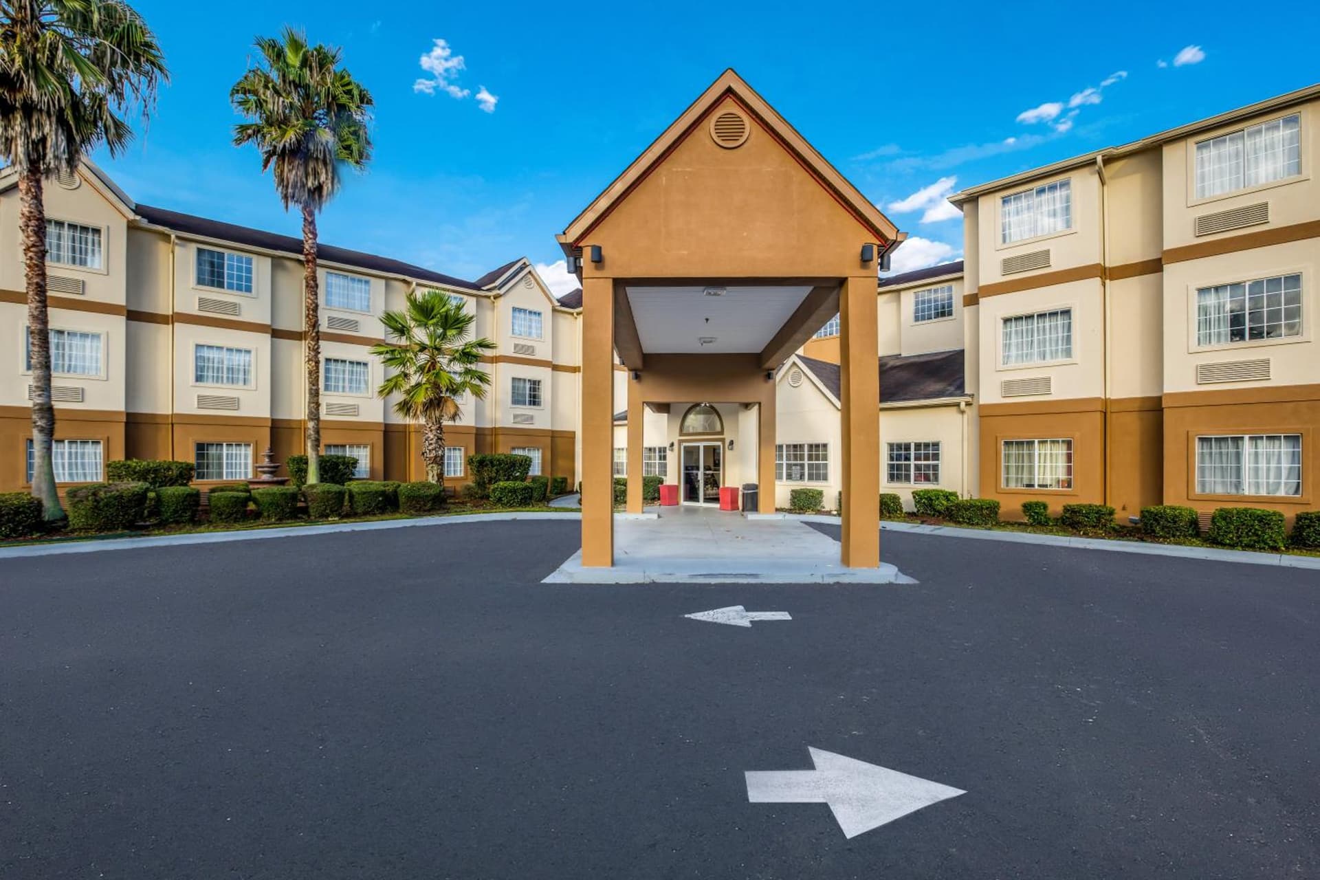 Red Roof Inn PLUS+ & Suites Savannah – I-95 gallery photo in Savannah, GA — image 39