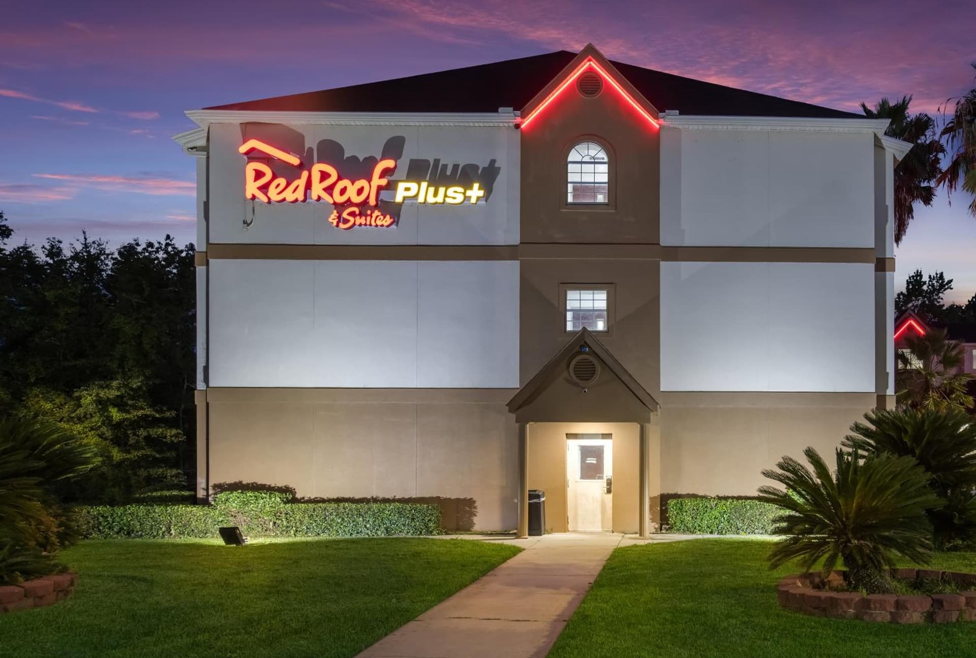 Red Roof Inn PLUS+ & Suites Savannah – I-95 gallery photo in Savannah, GA — image 34