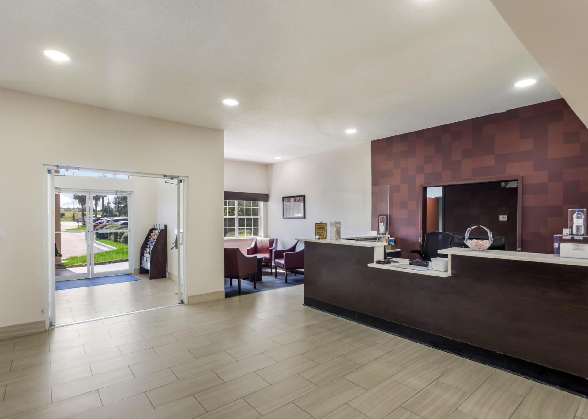 Red Roof Inn PLUS+ & Suites Savannah – I-95 gallery photo in Savannah, GA — image 30
