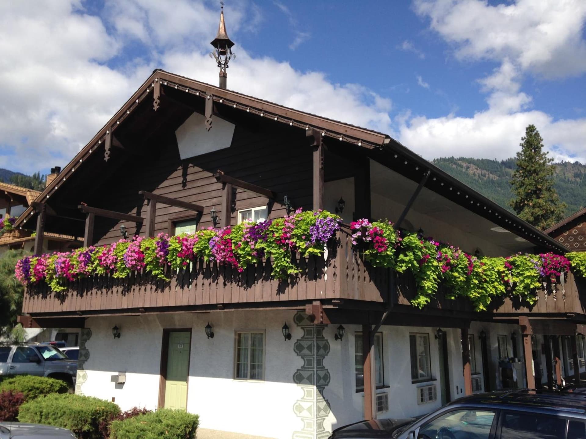 Linderhof Inn property views in Leavenworth, WA — gallery photo 3