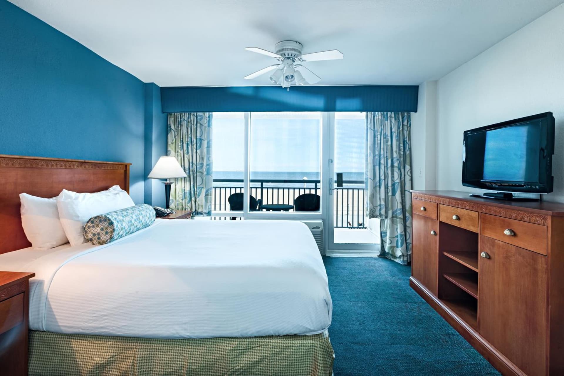 Ocean Sands Resort, Oceanfront, Virginia Beach by Vacatia gallery photo in Virginia Beach, VA — image 52