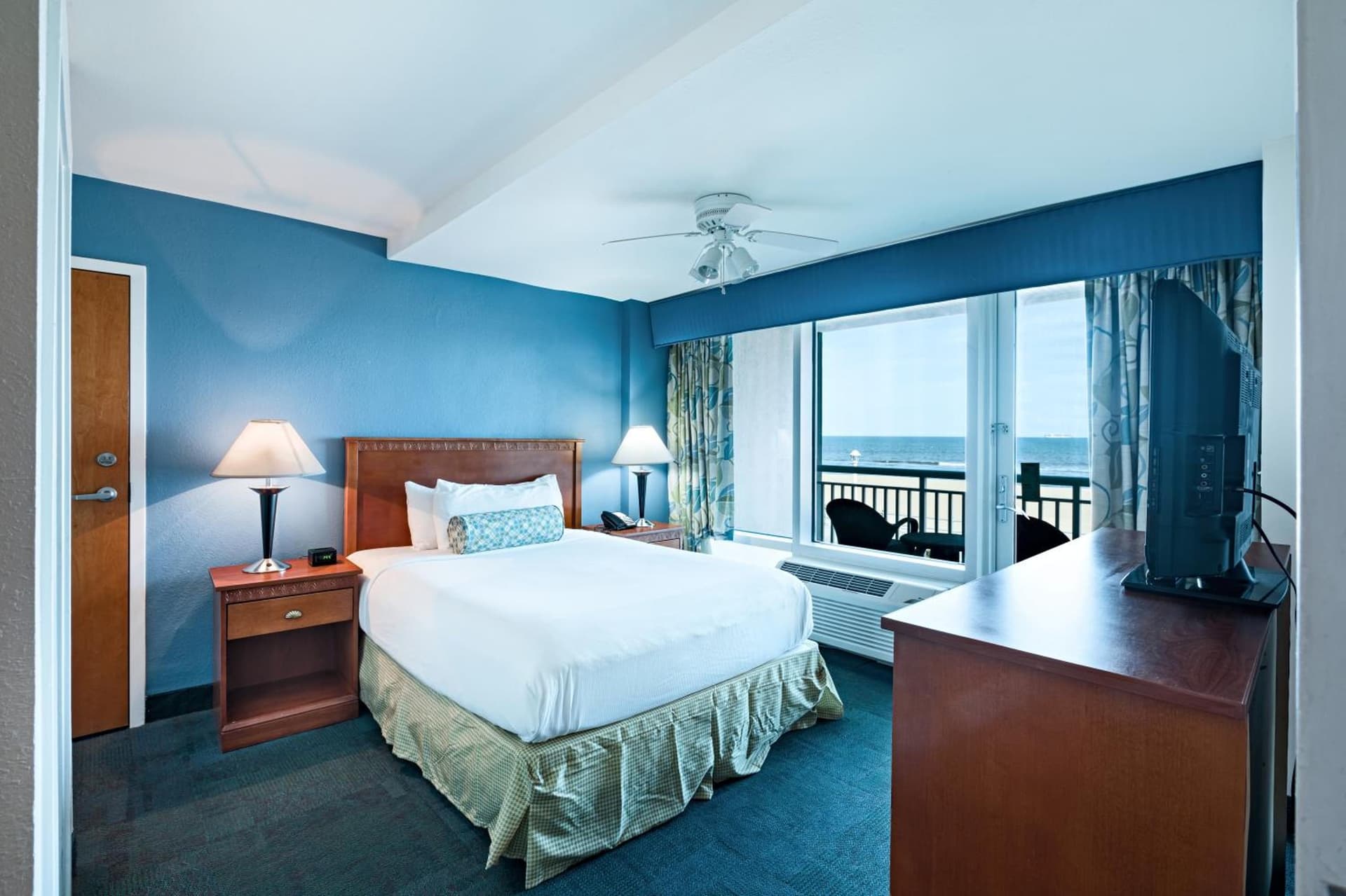 Ocean Sands Resort, Oceanfront, Virginia Beach by Vacatia gallery photo in Virginia Beach, VA — image 4