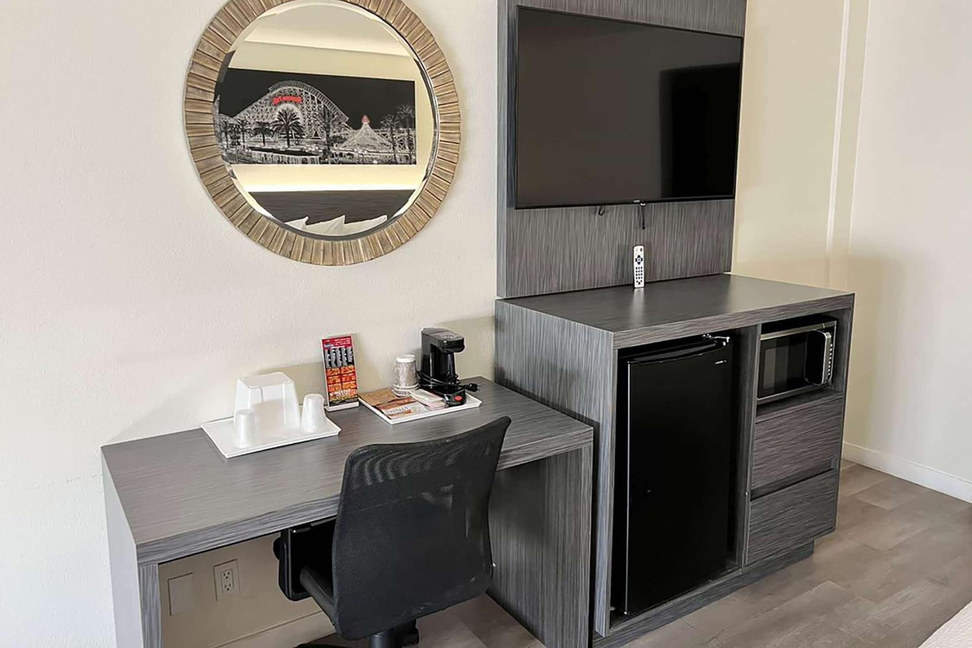 Ramada by Wyndham Anaheim Convention Center gallery photo in Anaheim, CA — image 60