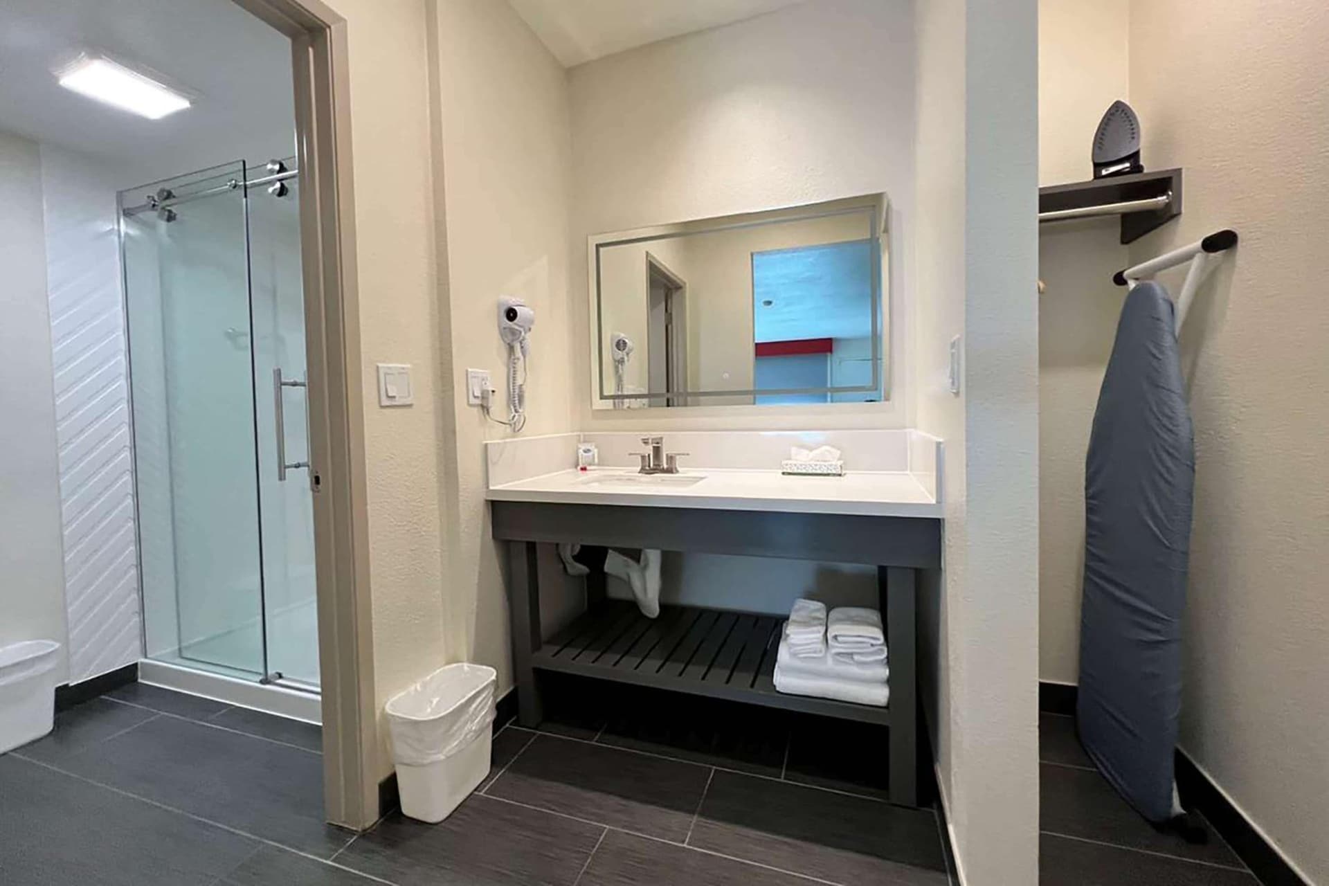 Ramada by Wyndham Anaheim Convention Center gallery photo in Anaheim, CA — image 20
