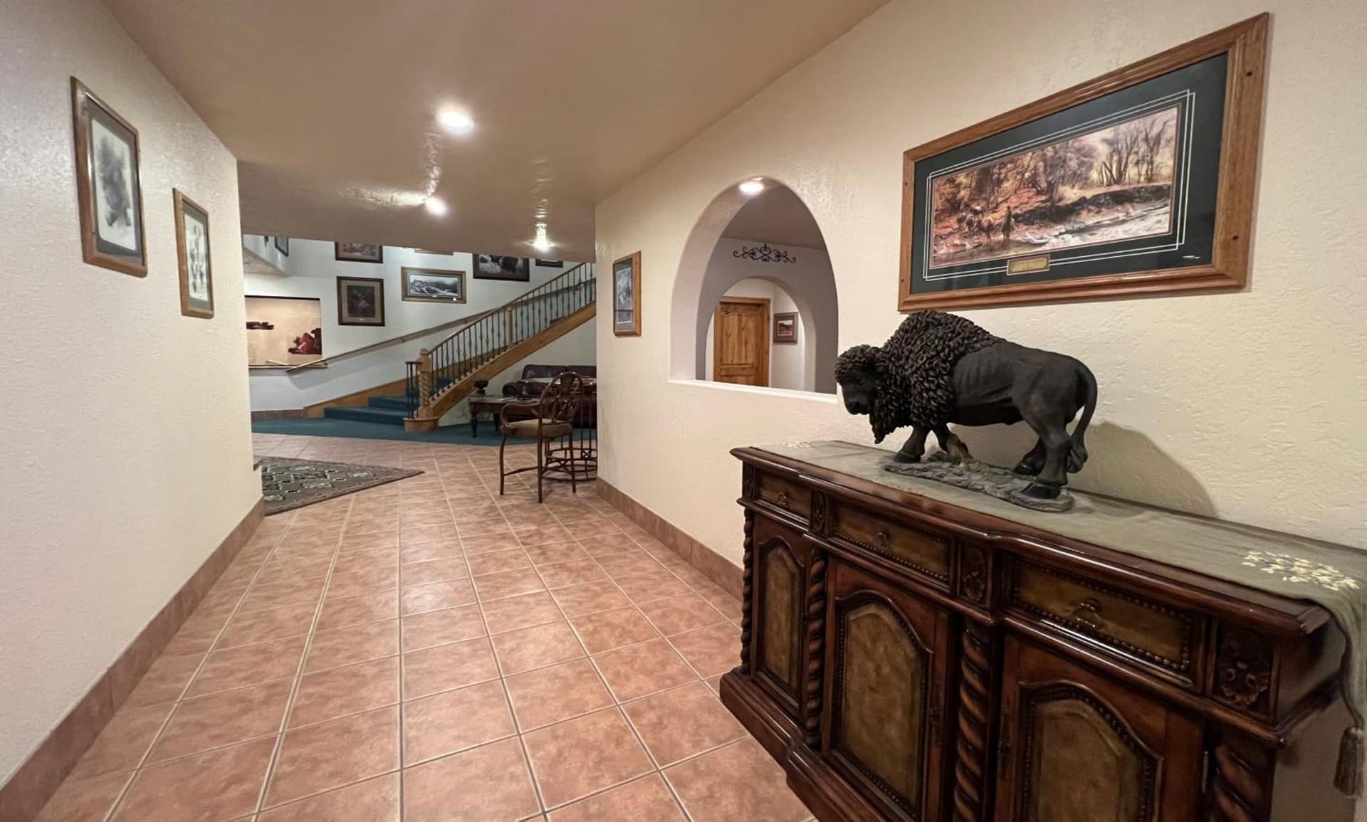 THE SNUGGLE INN interior in Loa, UT — gallery photo 2