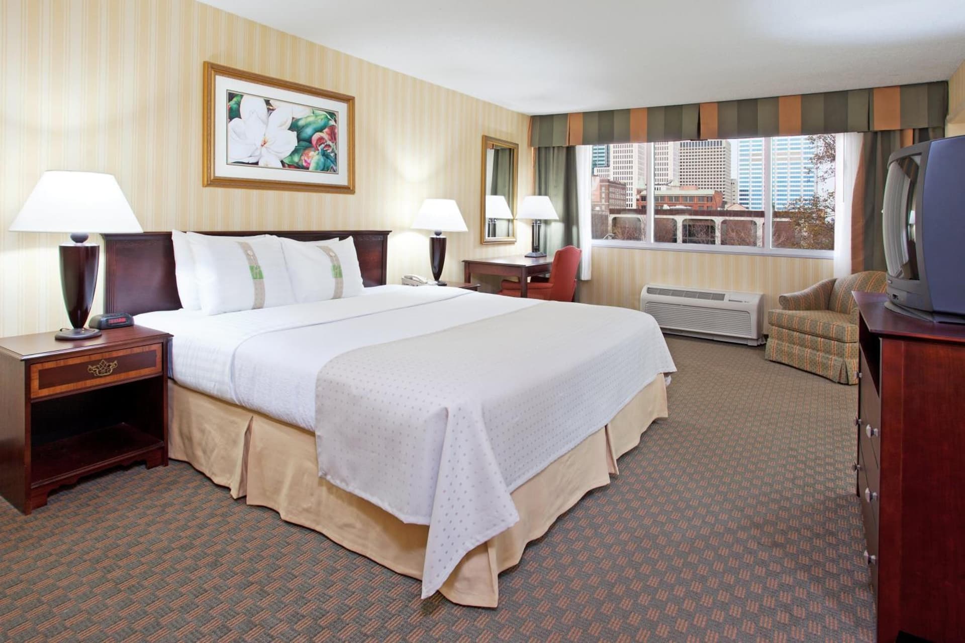 Holiday Inn Columbus Dwtn-Capitol Square by IHG property views in Columbus, OH — gallery photo 3