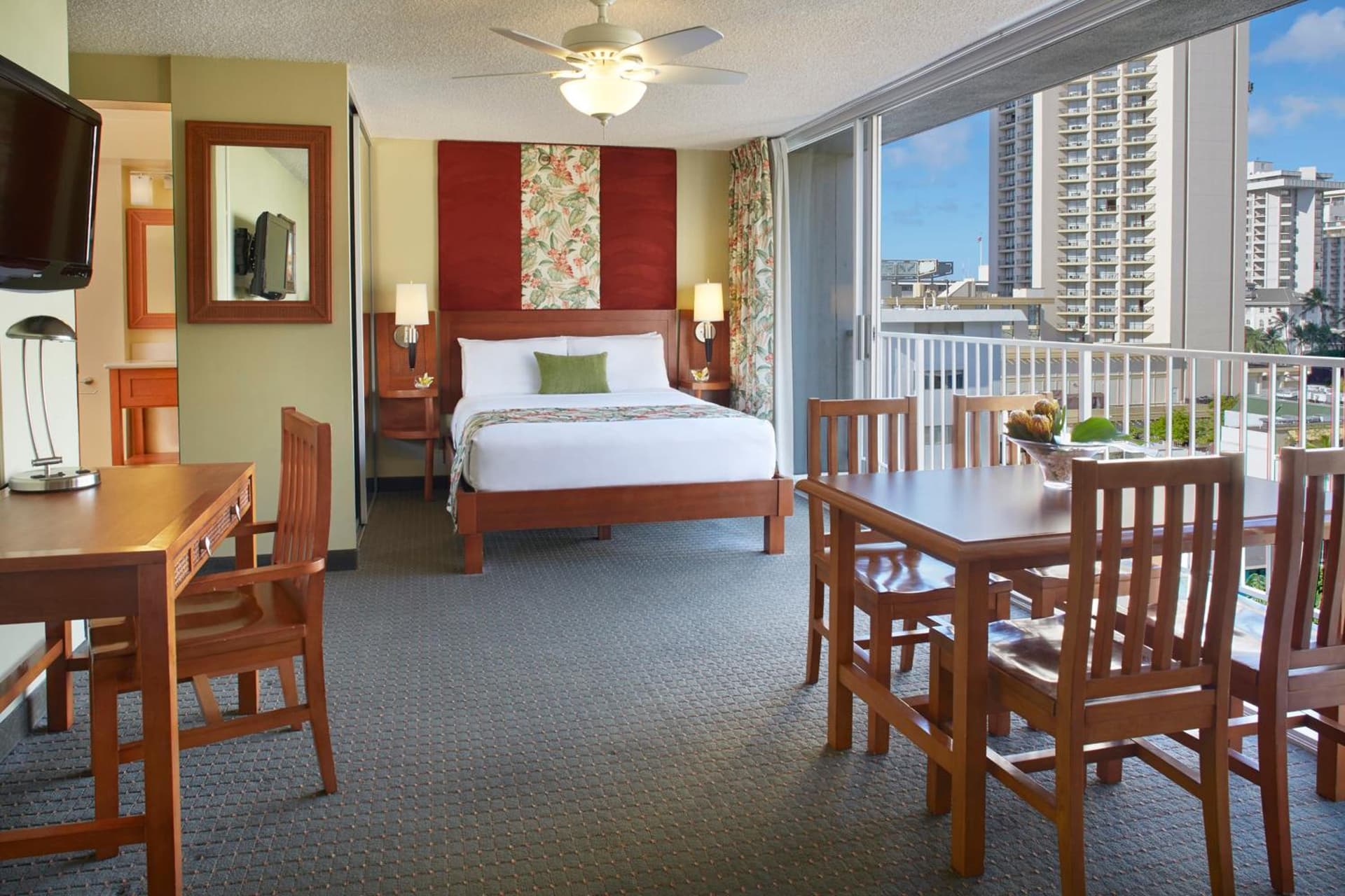 Pacific Monarch Hotel property views in Honolulu, HI — gallery photo 3