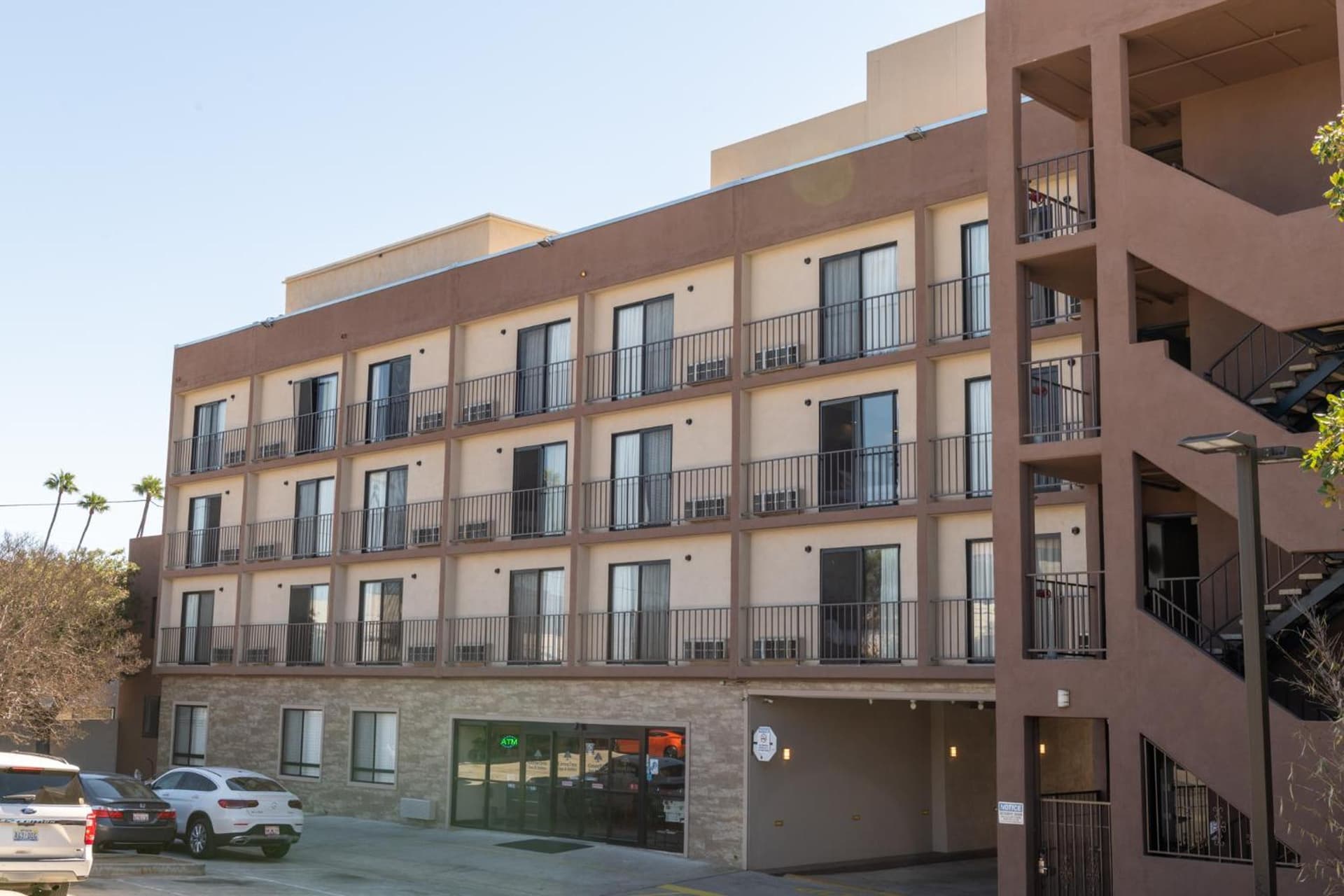 GreenTree Inn & Suites Los Angeles - Alhambra - Pasadena gallery photo in Alhambra, CA — image 6