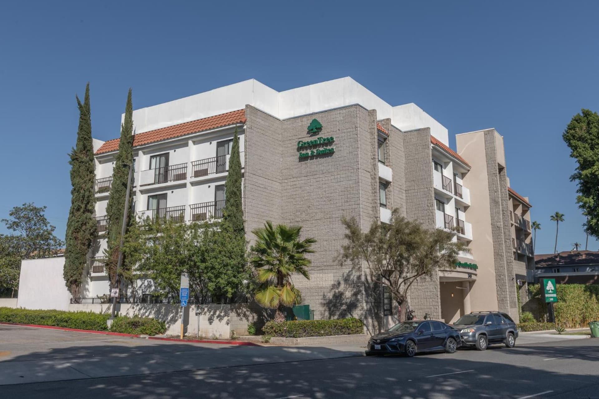 GreenTree Inn & Suites Los Angeles - Alhambra - Pasadena gallery photo in Alhambra, CA — image 55