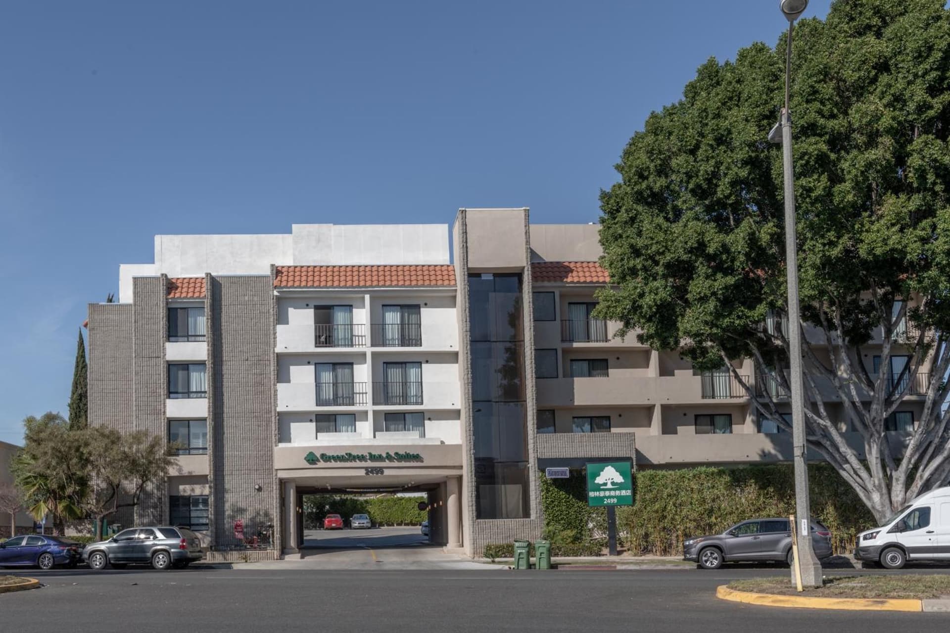 GreenTree Inn & Suites Los Angeles - Alhambra - Pasadena gallery photo in Alhambra, CA — image 9