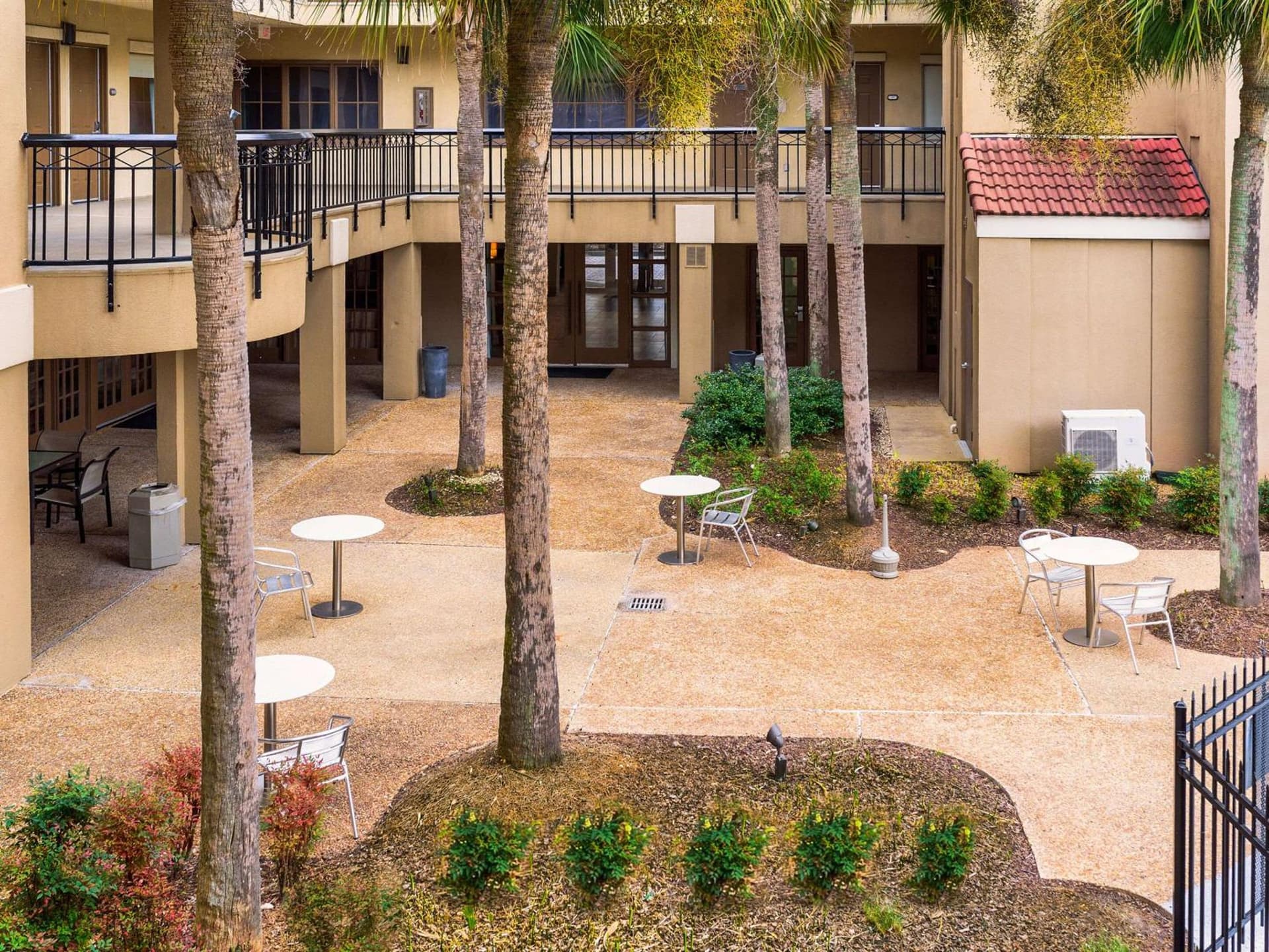 Comfort Suites Baton Rouge South I-10 gallery photo in Baton Rouge, LA — image 61
