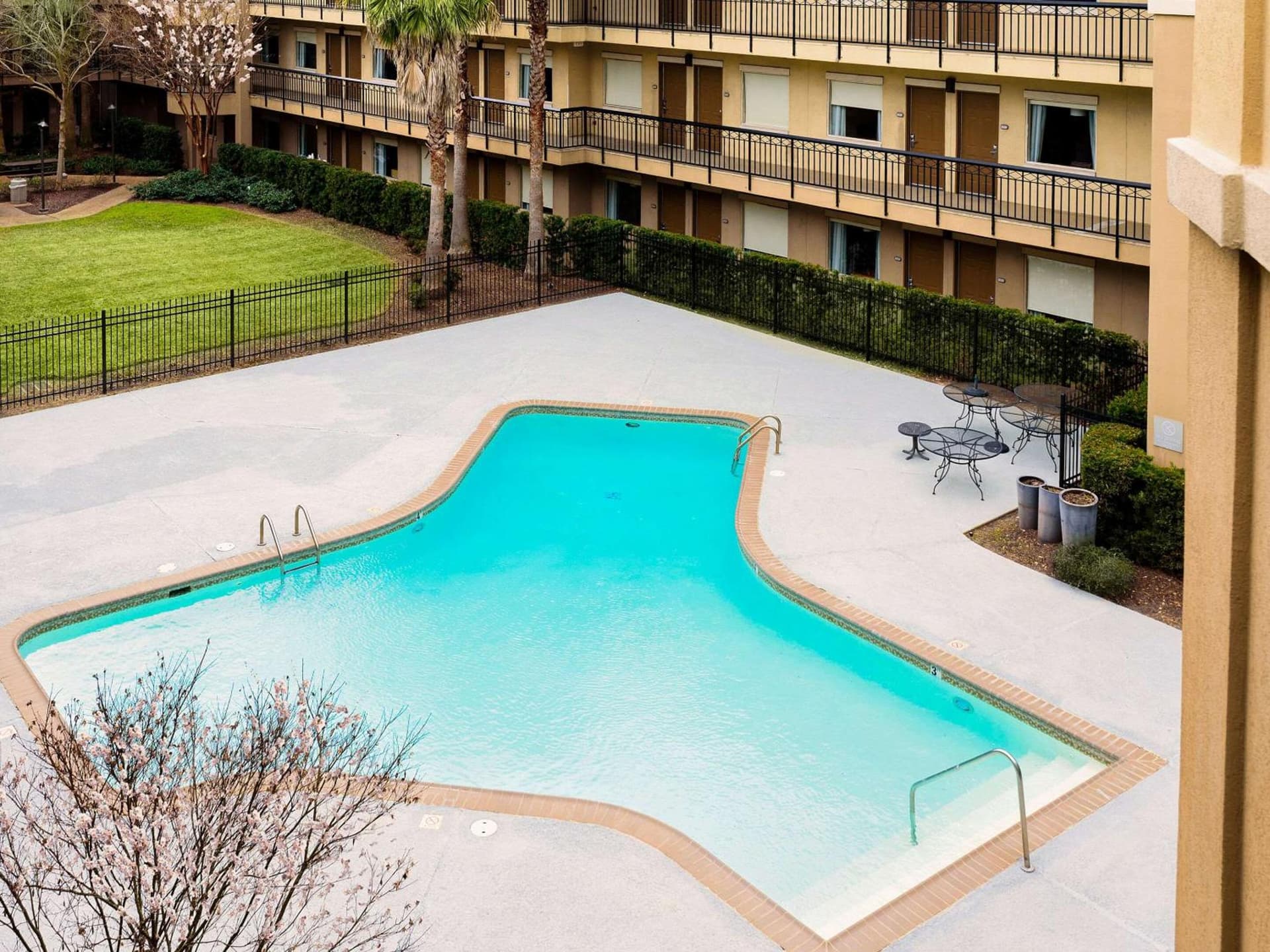 Comfort Suites Baton Rouge South I-10 gallery photo in Baton Rouge, LA — image 29