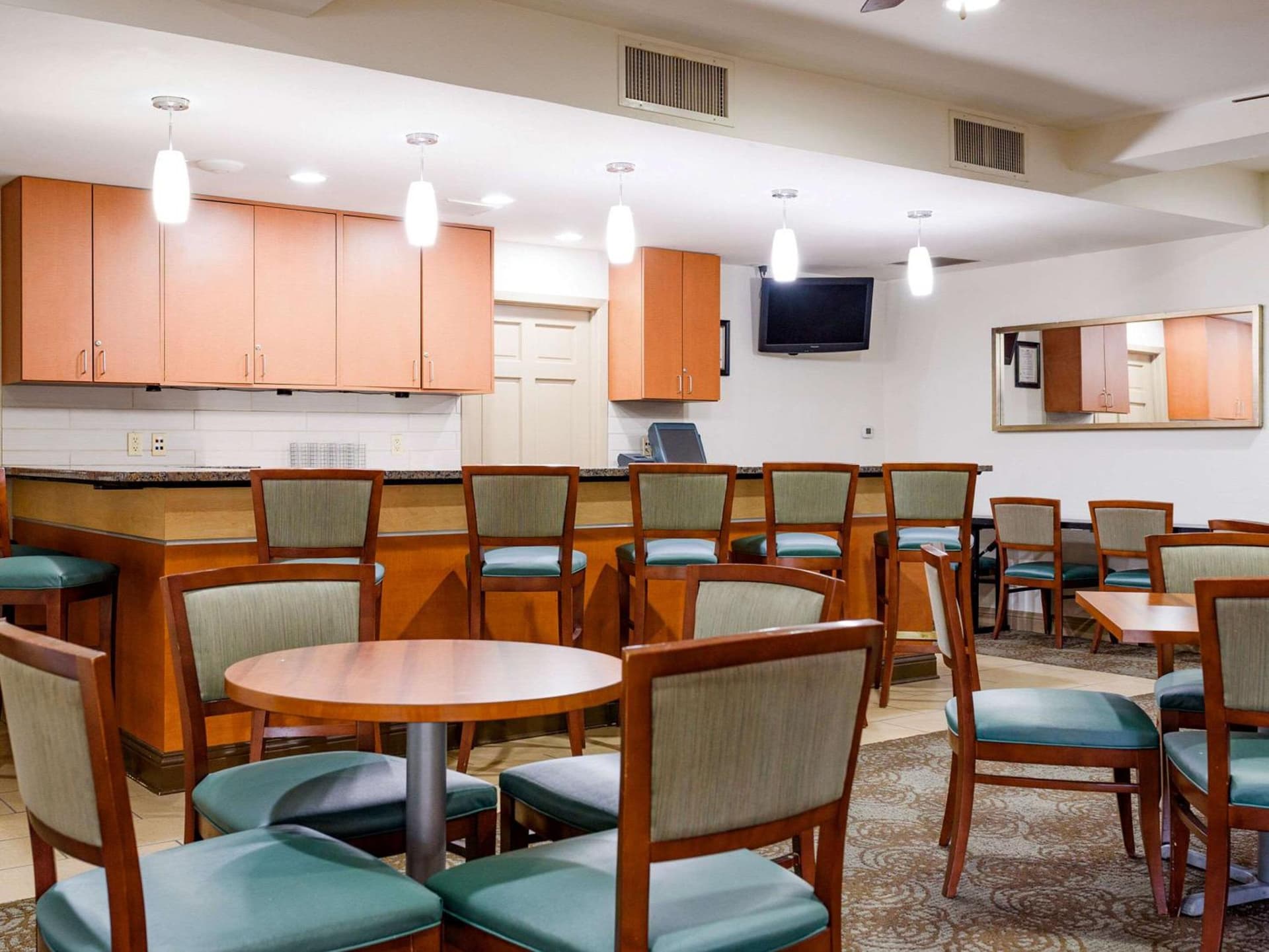 Comfort Suites Baton Rouge South I-10 gallery photo in Baton Rouge, LA — image 55