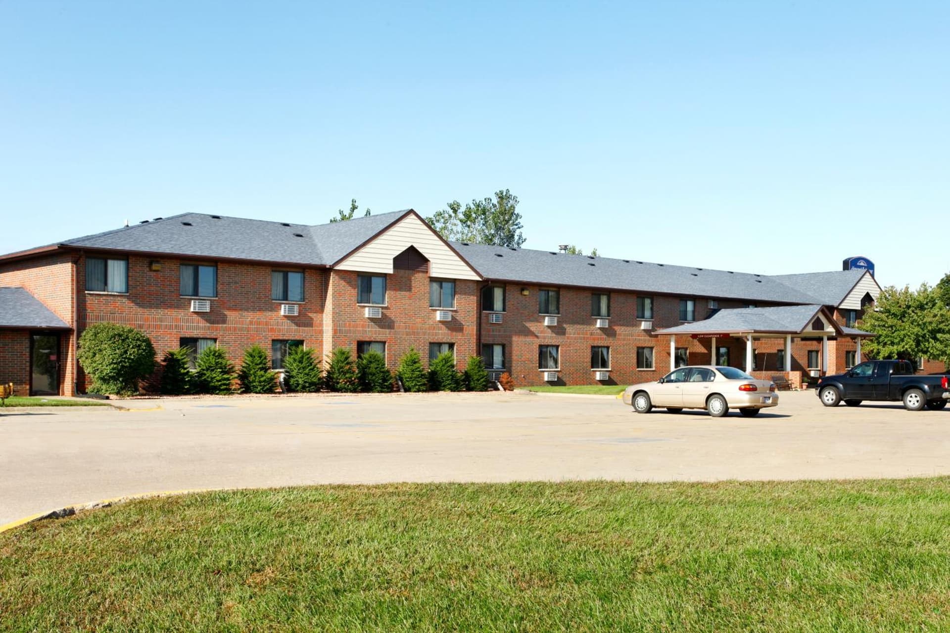 Howard Johnson by Wyndham Waterloo/Cedar Falls gallery photo in Waterloo, IA — image 37