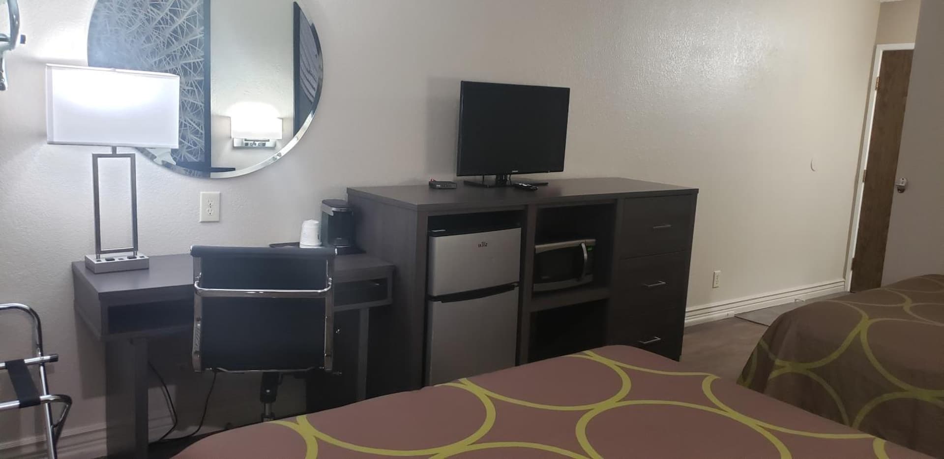 Super 8 by Wyndham Goodyear/Phoenix Area gallery photo in Goodyear, AZ — image 49
