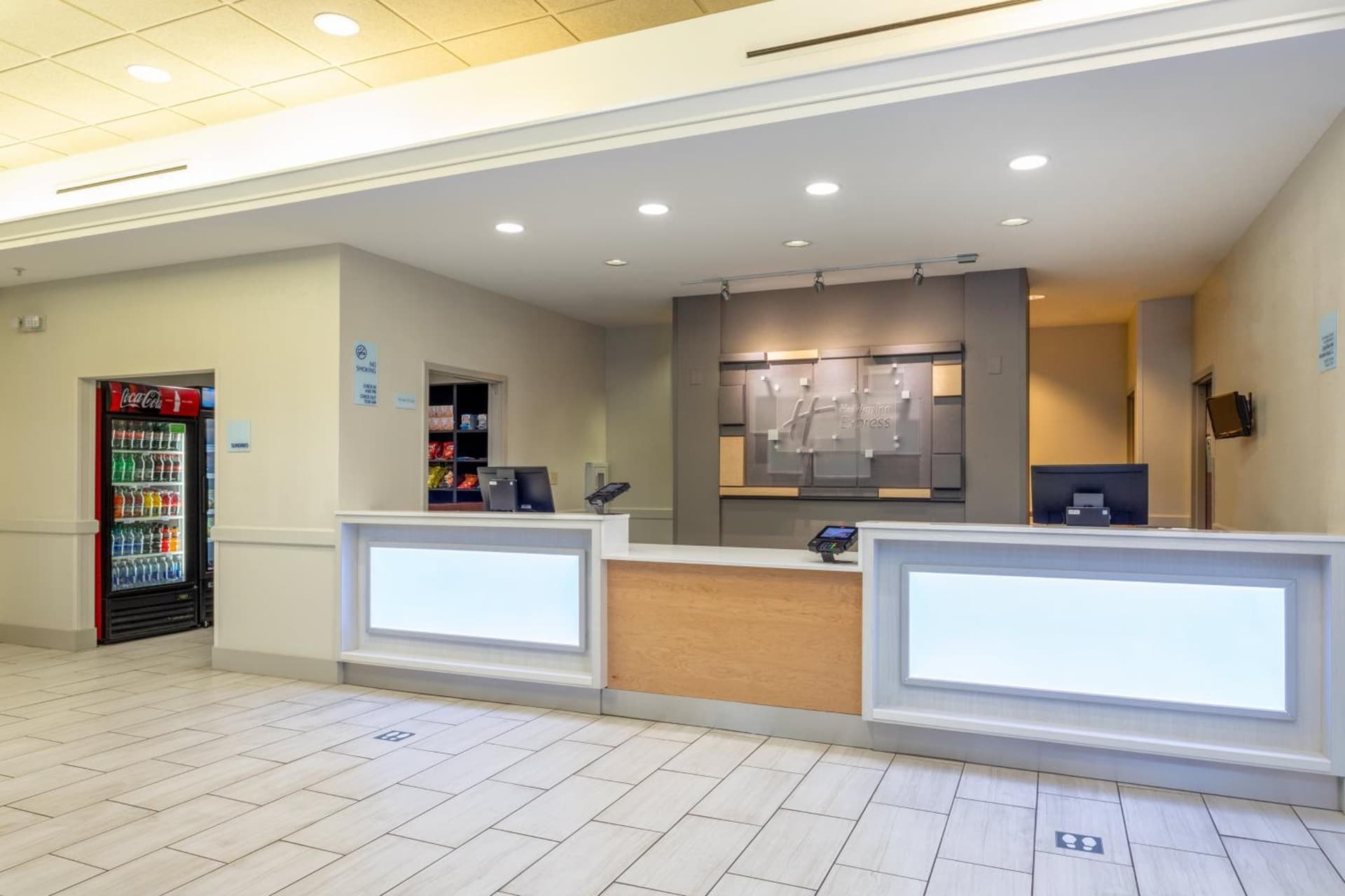 Holiday Inn Express Crystal River by IHG interior in Crystal River, FL — gallery photo 2