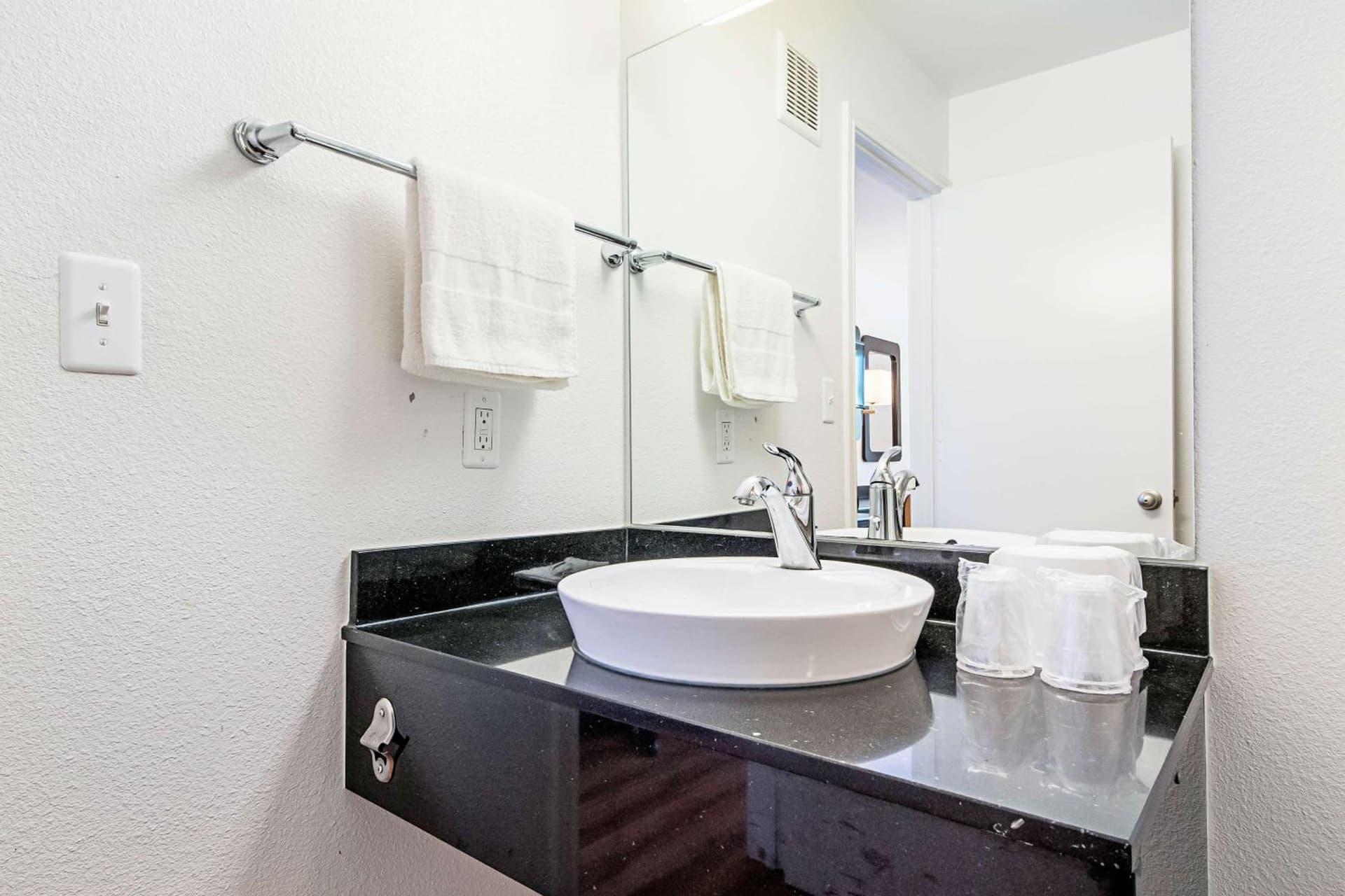 Motel 6-Corpus Christi, TX - Northwest gallery photo in Corpus Christi, TX — image 46