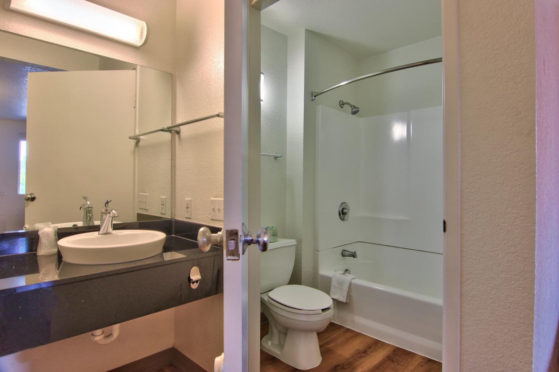 Motel 6-Sacramento, CA - South Sacramento and Elk Grove gallery photo in Sacramento, CA — image 27