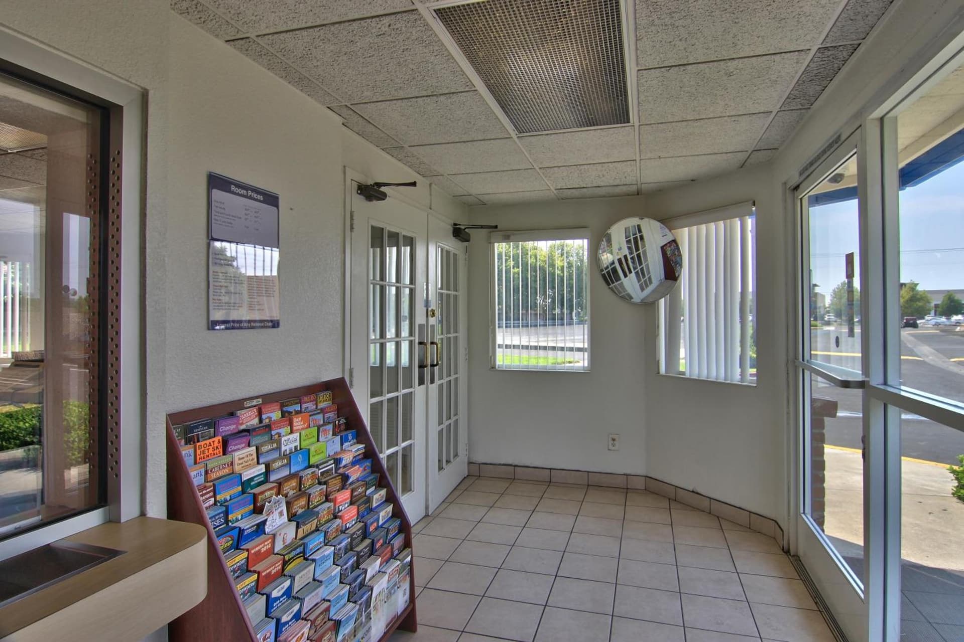 Motel 6-Sacramento, CA - South Sacramento and Elk Grove interior in Sacramento, CA — gallery photo 2