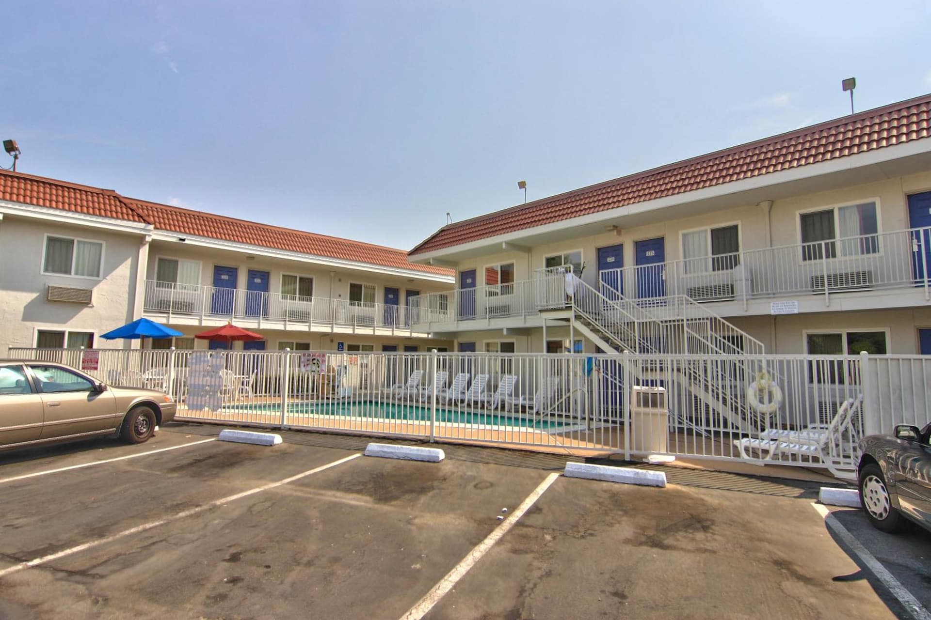 Motel 6-Sacramento, CA - Old Sacramento North featured exterior or lobby in Sacramento, CA — similar hotel