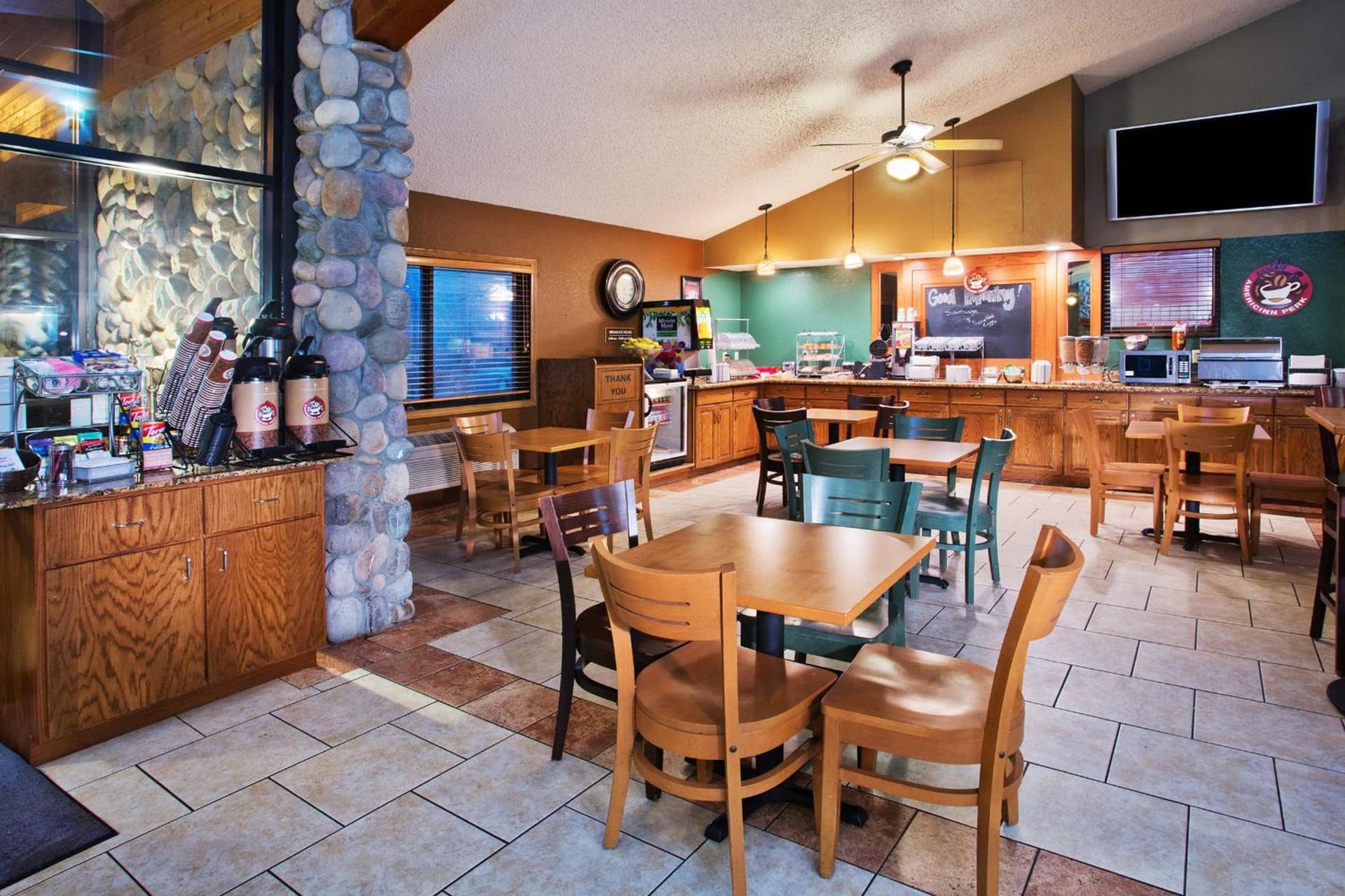AmericInn by Wyndham Lincoln North interior in Lincoln, NE — gallery photo 2