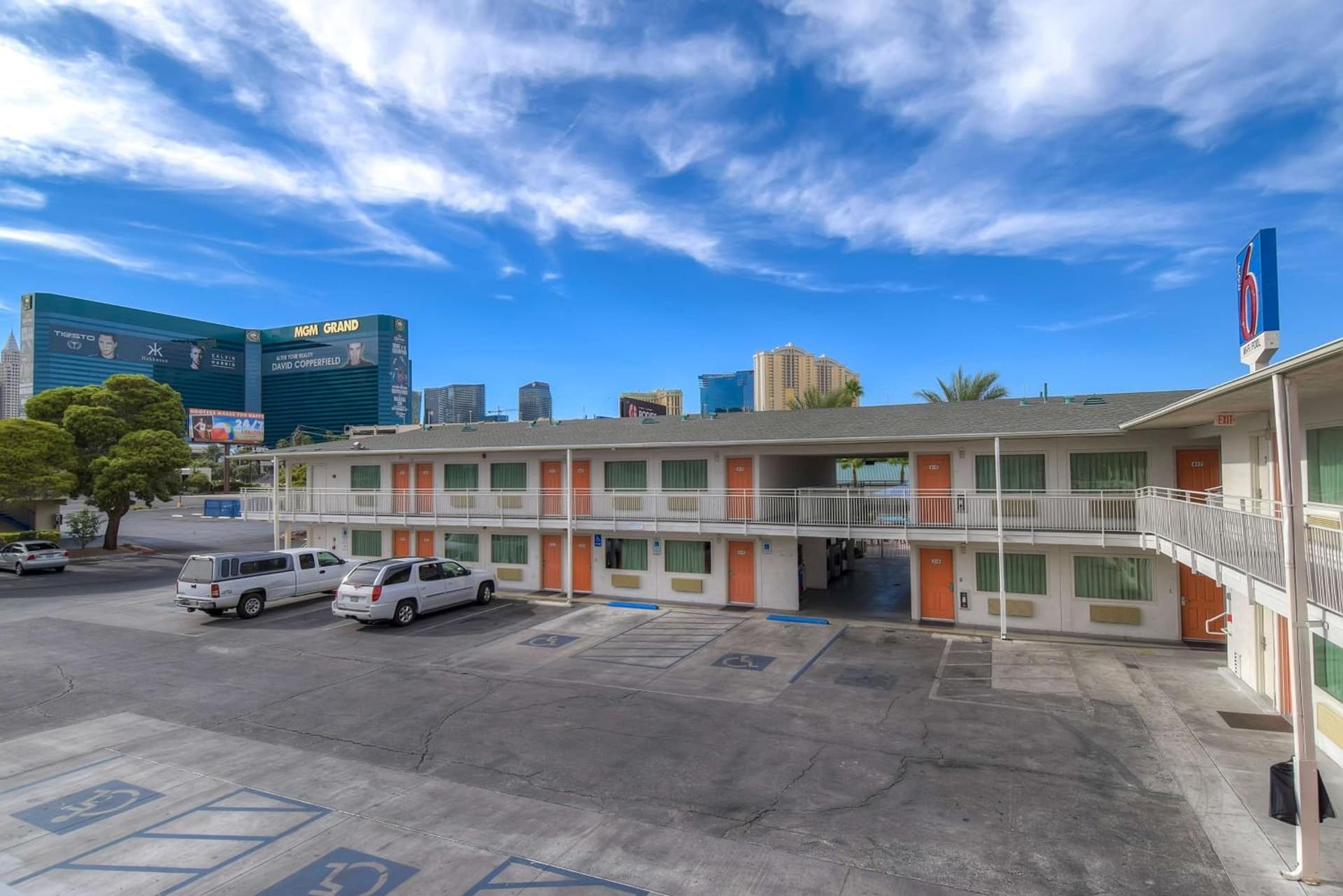 Studio 6 Suites Las Vegas, NV - Tropicana interior in Las Vegas, NV — gallery photo 2