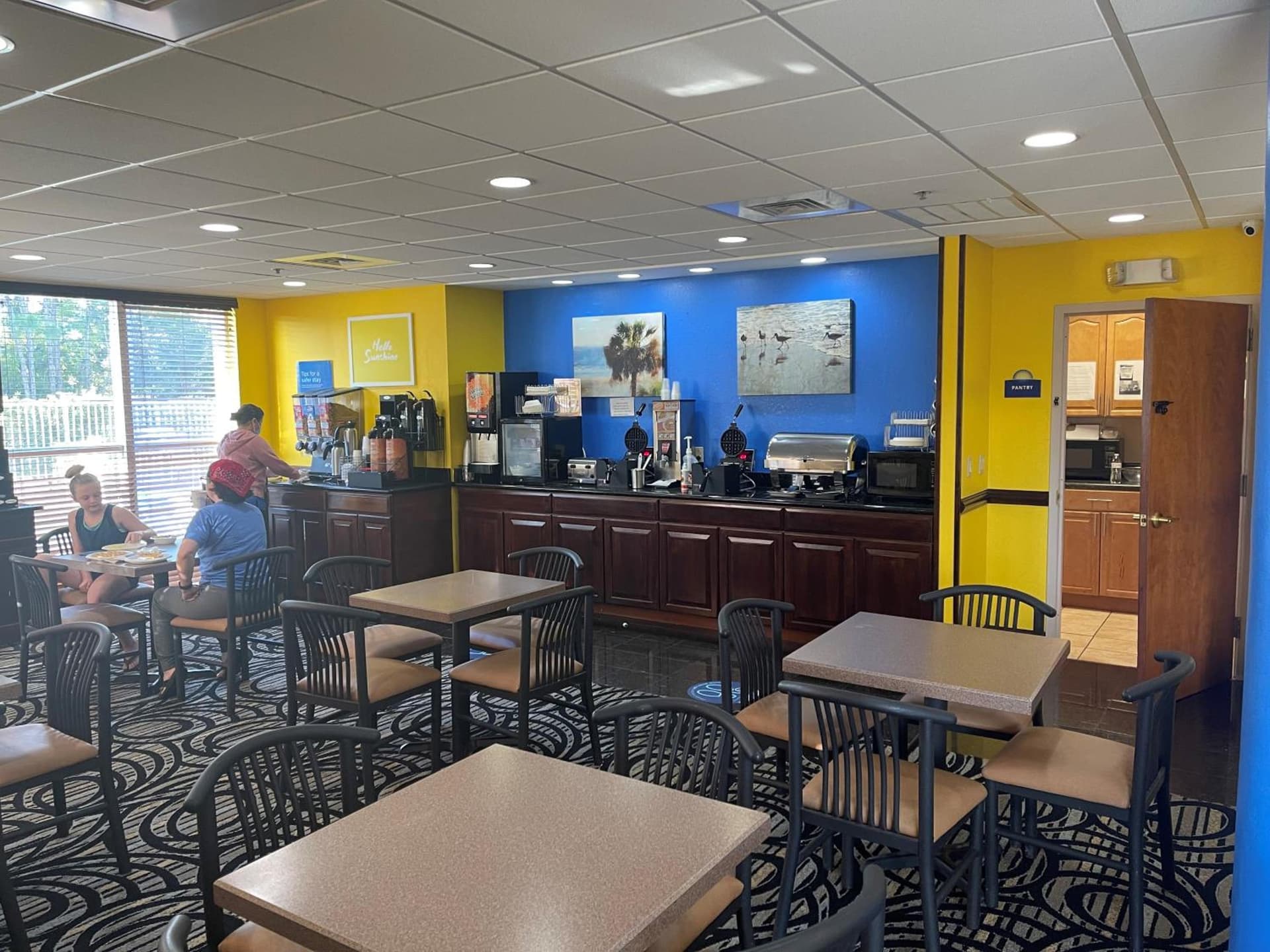 Days Inn & Suites by Wyndham Fort Pierce I-95 interior in Fort Pierce, FL — gallery photo 2
