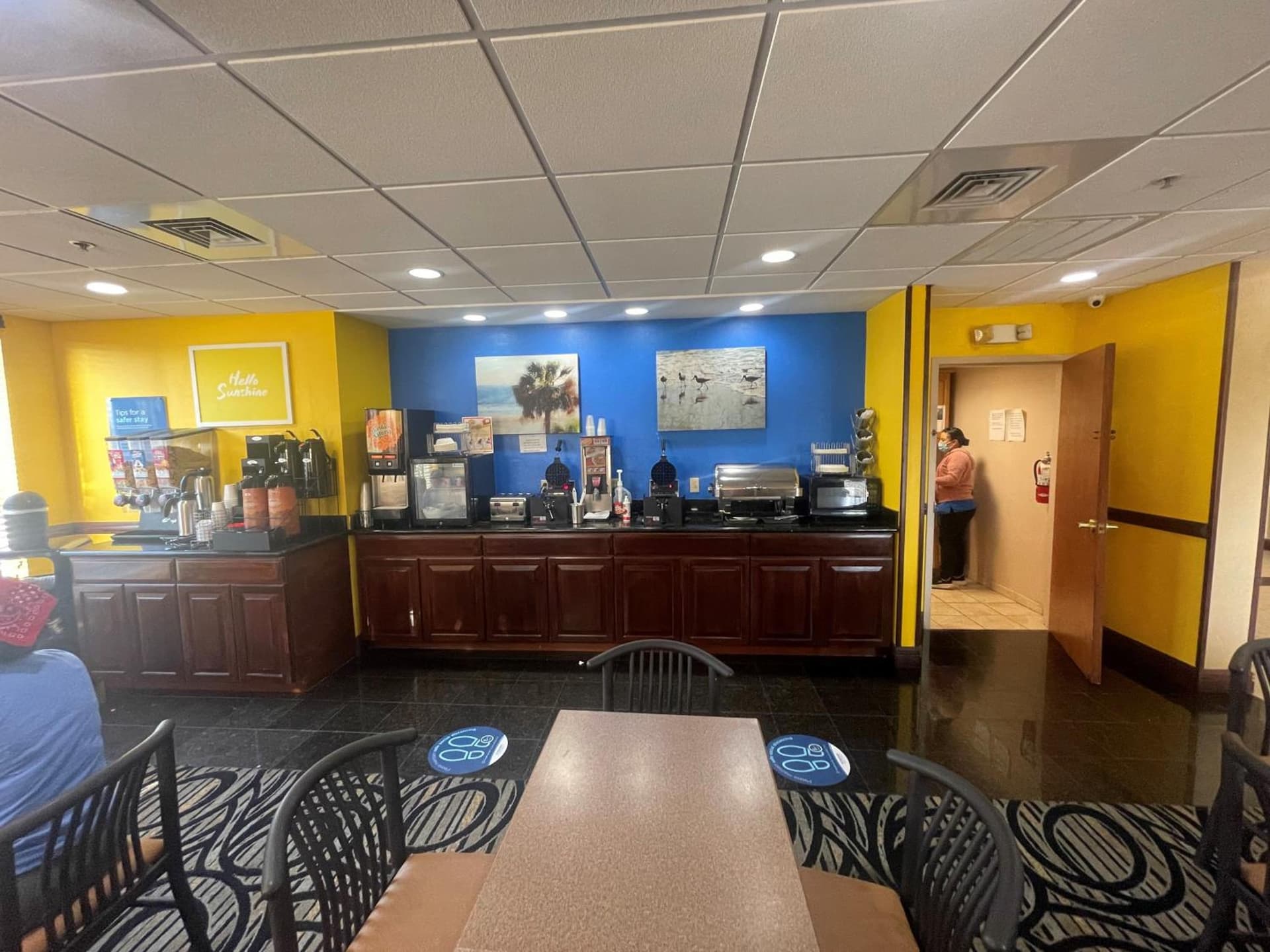 Days Inn & Suites by Wyndham Fort Pierce I-95 gallery photo in Fort Pierce, FL — image 29