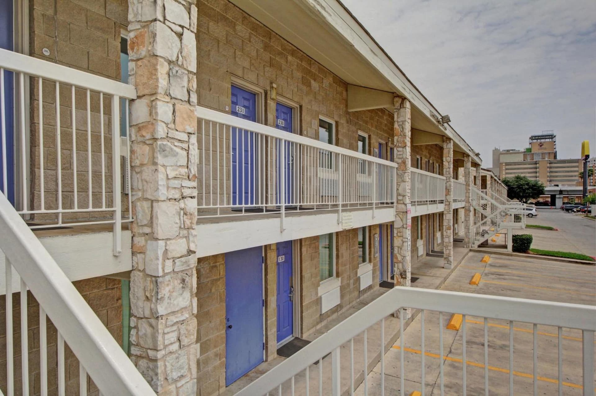 Motel 6-San Antonio, TX - Downtown - Market Square property views in San Antonio, TX — gallery photo 3