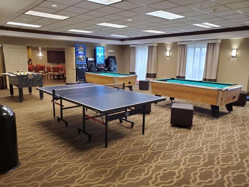 Comfort Suites Oshkosh West property views in Oshkosh, WI — gallery photo 3