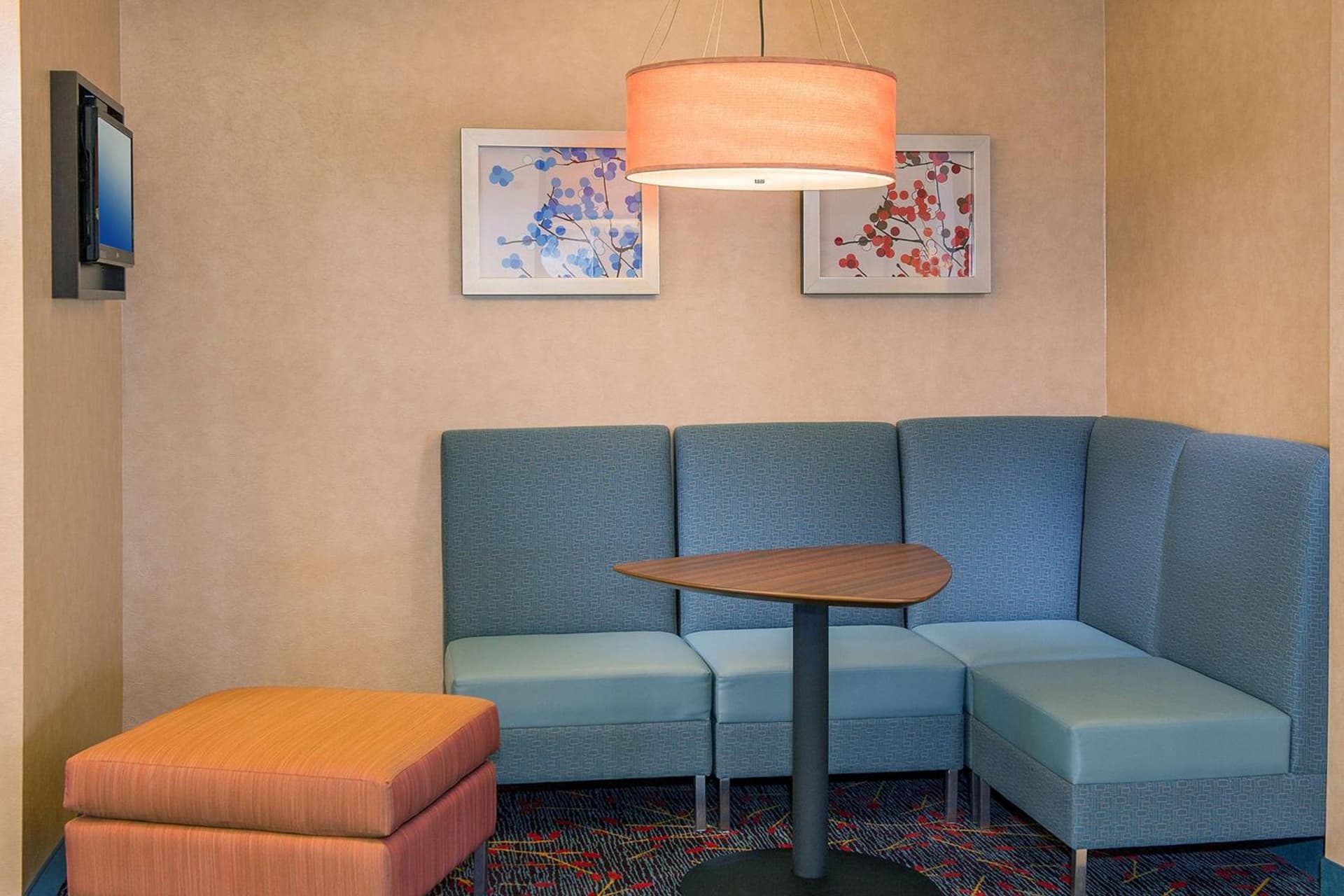 Sonesta ES Suites Charlottesville University gallery photo in Charlottesville, VA — image 6