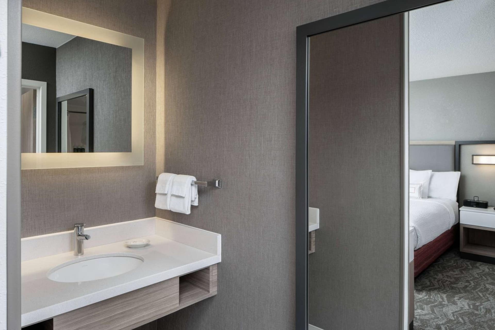 Sonesta Select Nashville Airport Suites property views in Nashville, TN — gallery photo 3