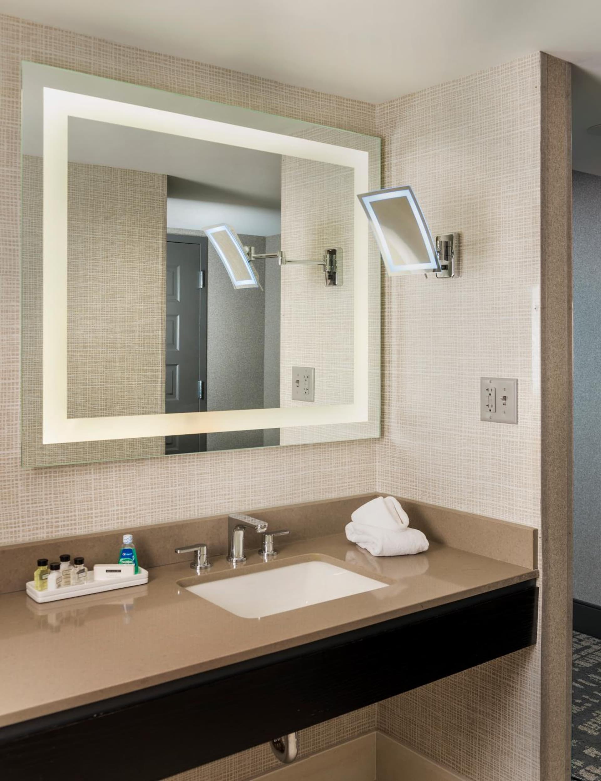 Crowne Plaza Providence-Warwick (Airport) by IHG gallery photo in Warwick, RI — image 20