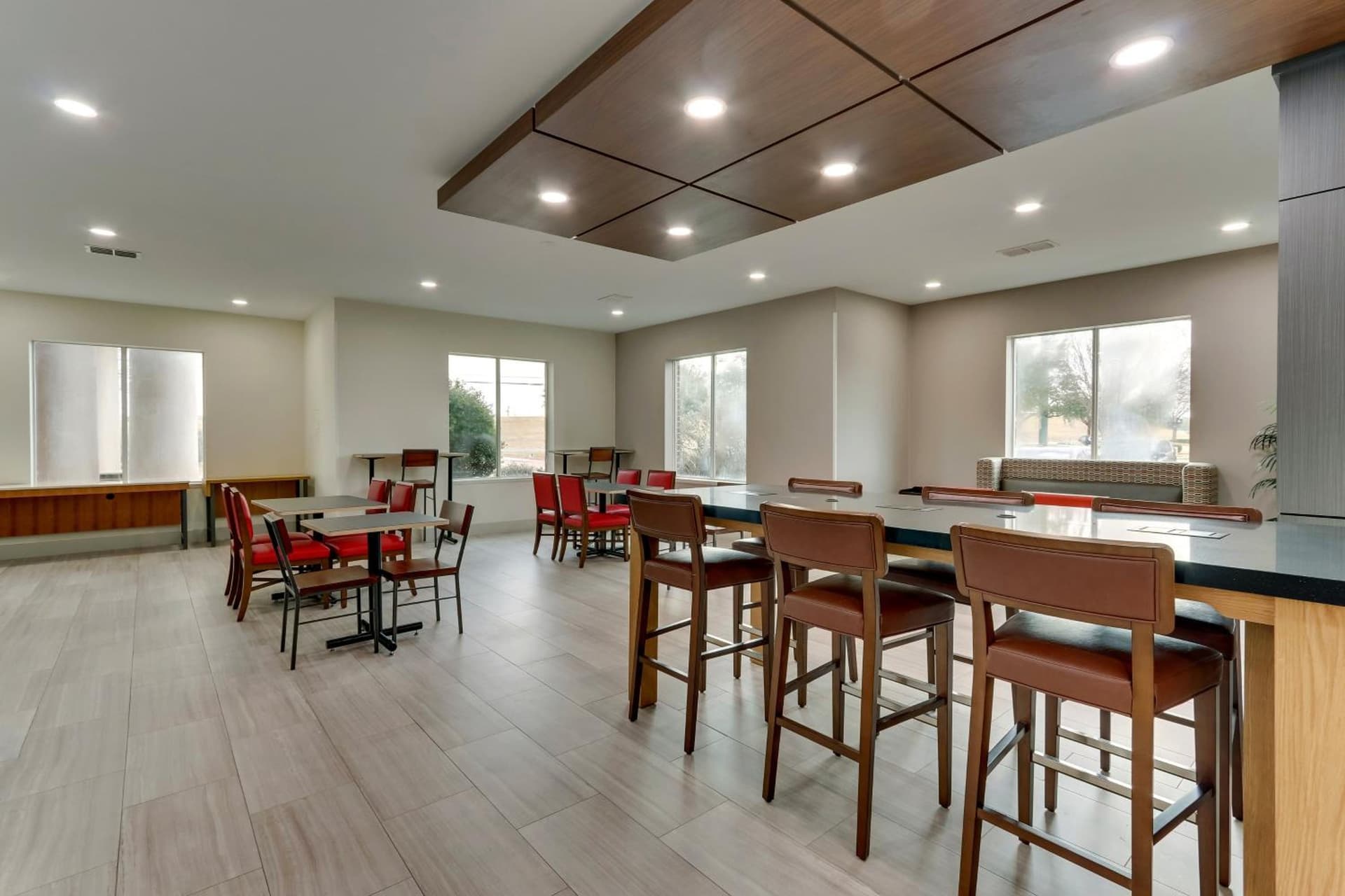 Holiday Inn Express & Suites Waxahachie by IHG gallery photo in Waxahachie, TX — image 40