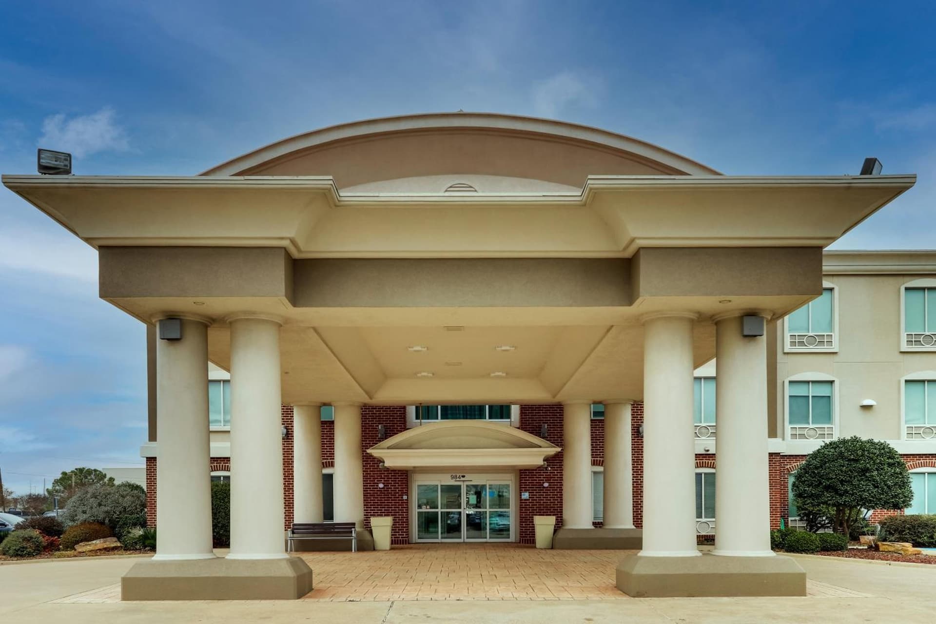 Holiday Inn Express & Suites Waxahachie by IHG gallery photo in Waxahachie, TX — image 28