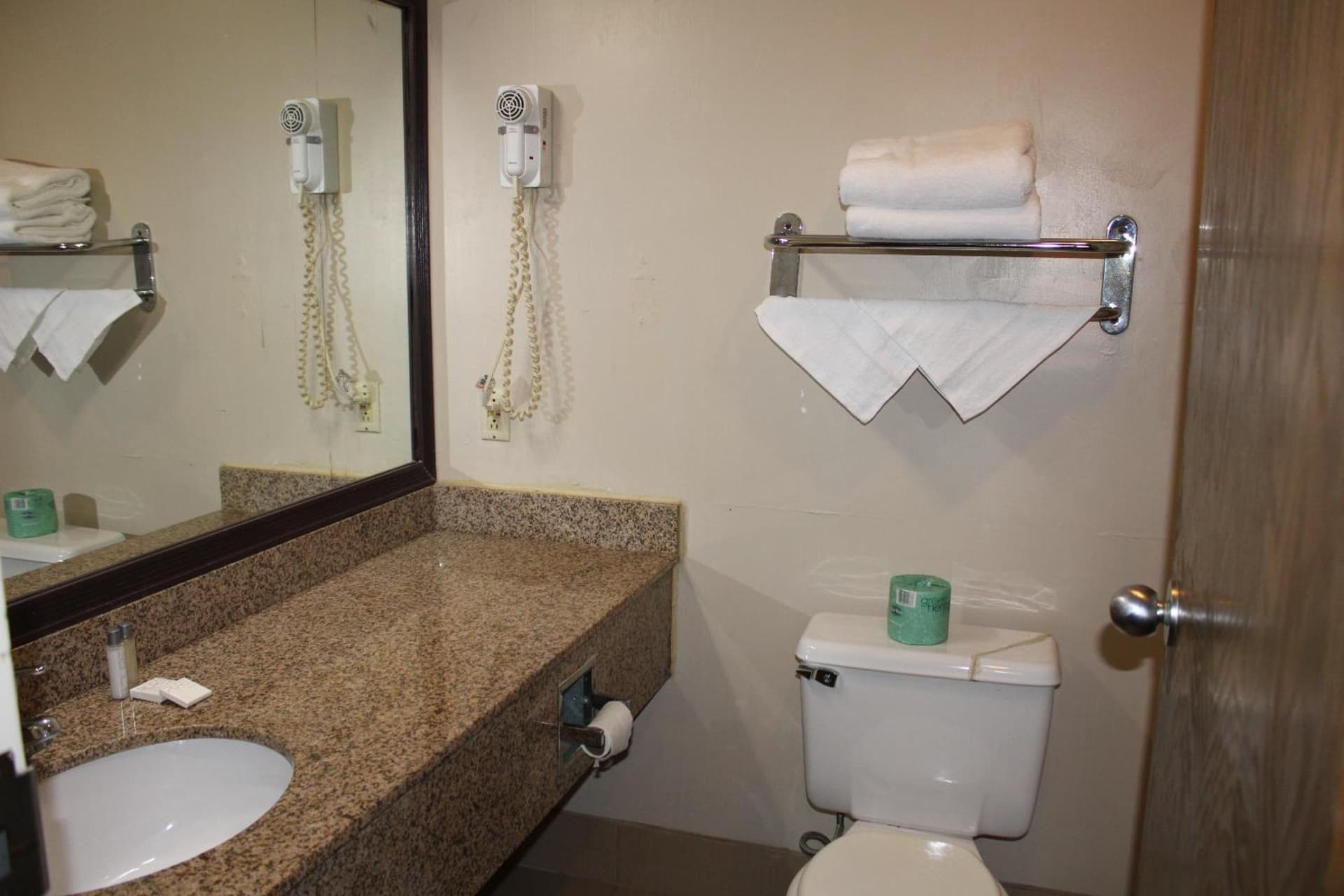 APM Inn and Suites gallery photo in Hagerstown, MD — image 22